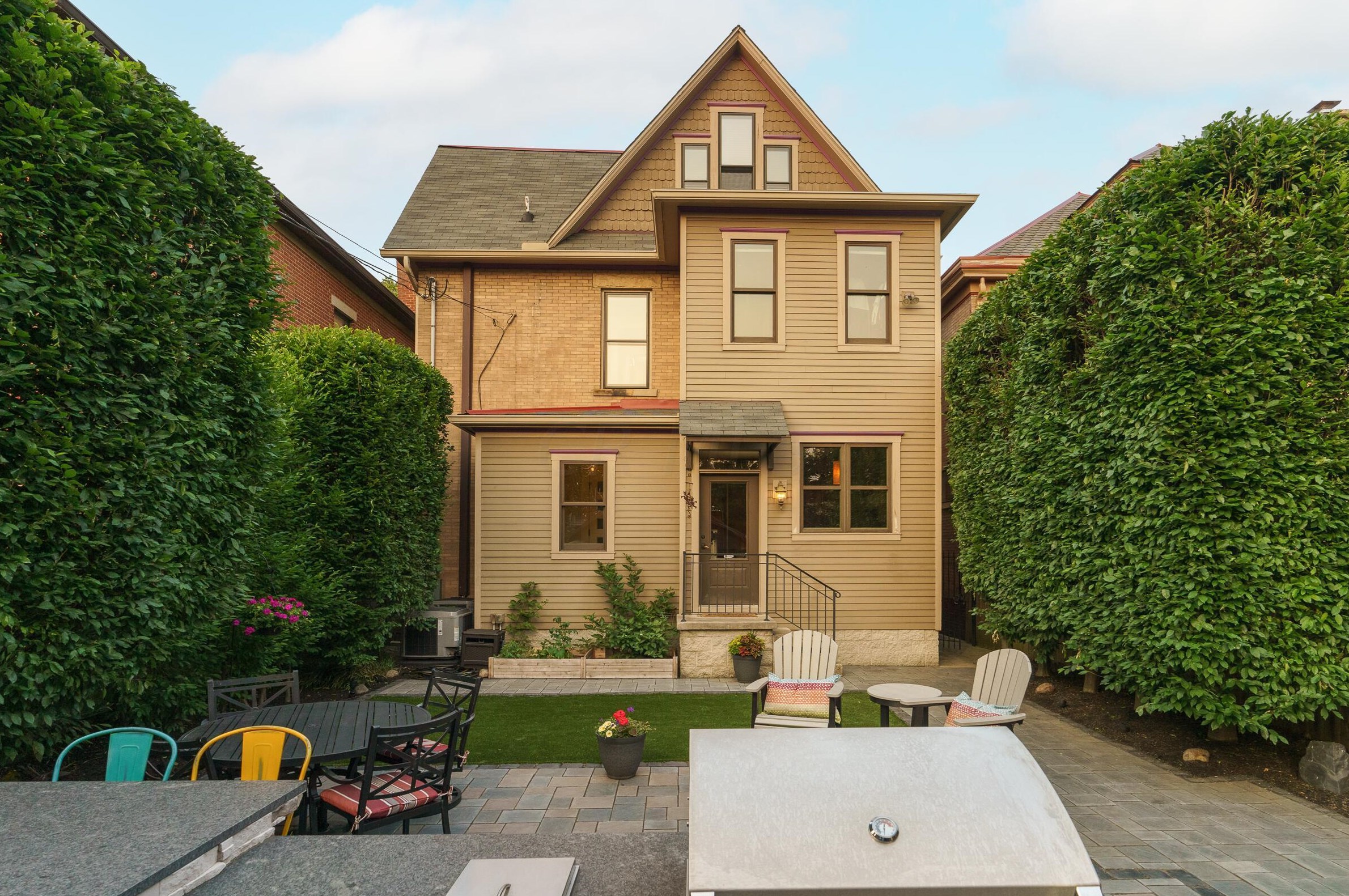 1115 Neil Ave, Columbus OH 43201-3118 exterior