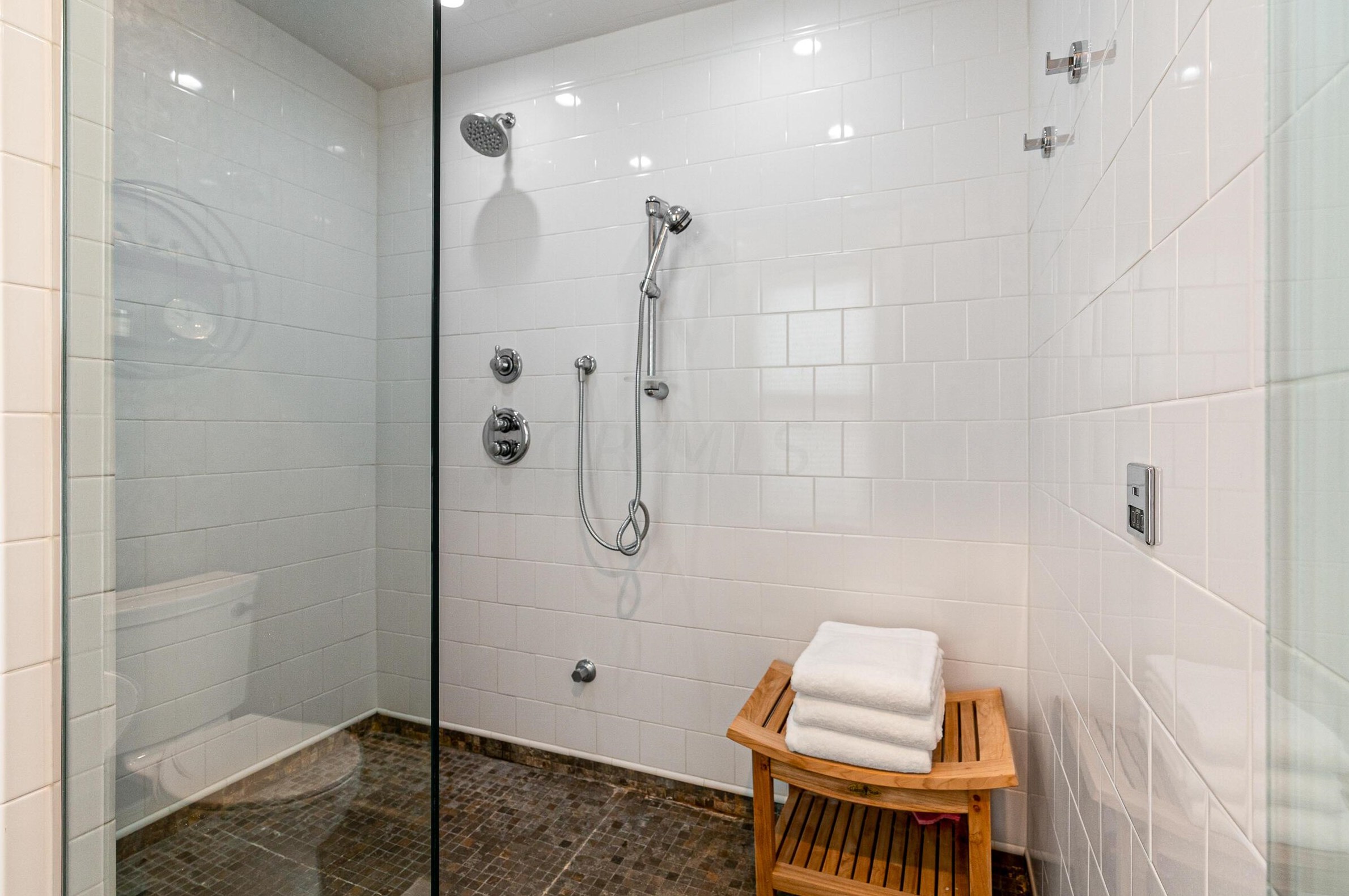 1115 Neil Ave, Columbus OH 43201-3118 exterior