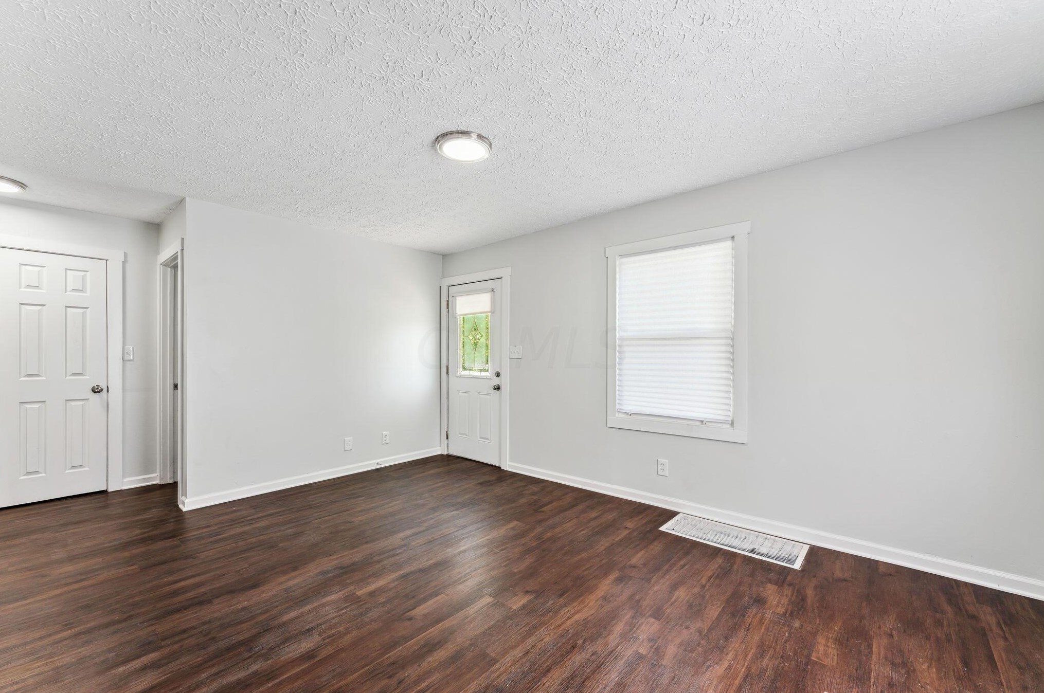 1261 Lenore Ave, Columbus OH 43224-3359 exterior