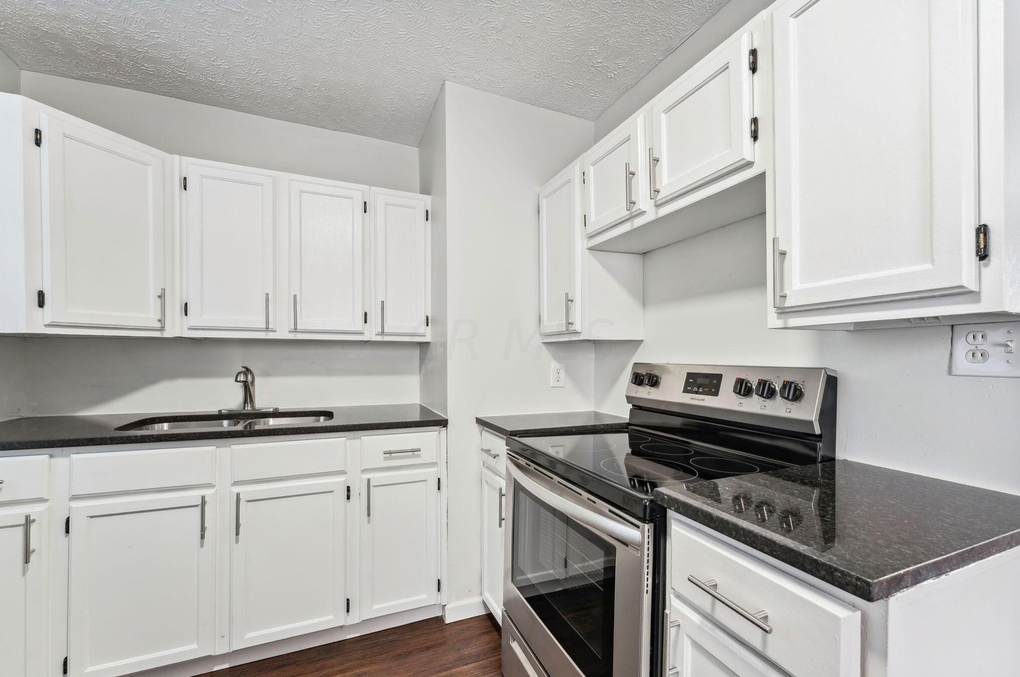 1261 Lenore Ave, Columbus OH 43224-3359 exterior