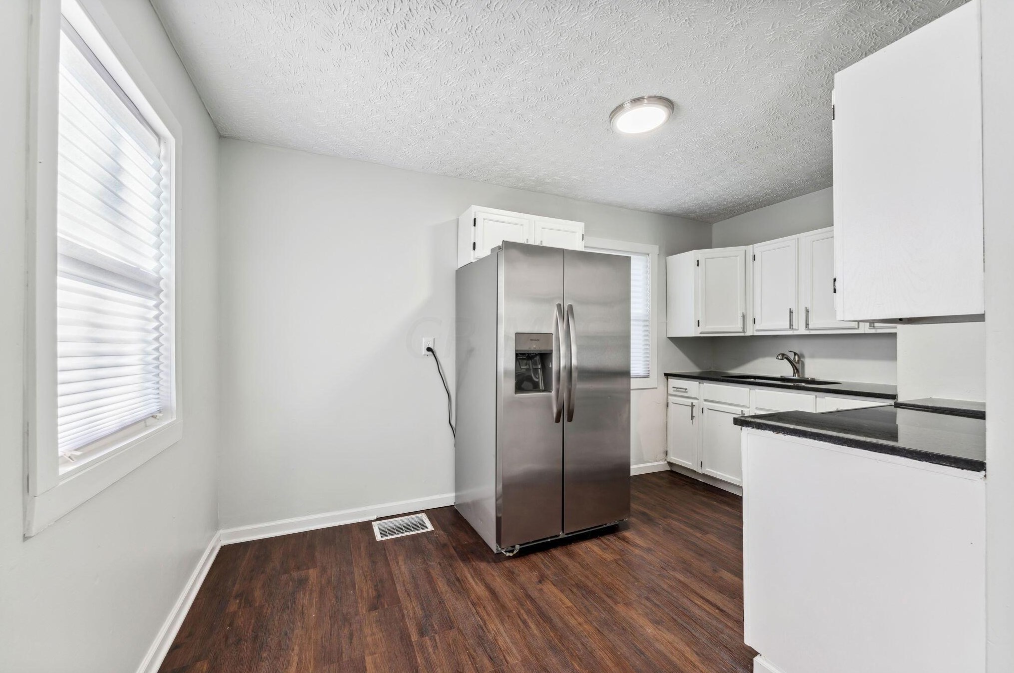 1261 Lenore Ave, Columbus OH 43224-3359 exterior