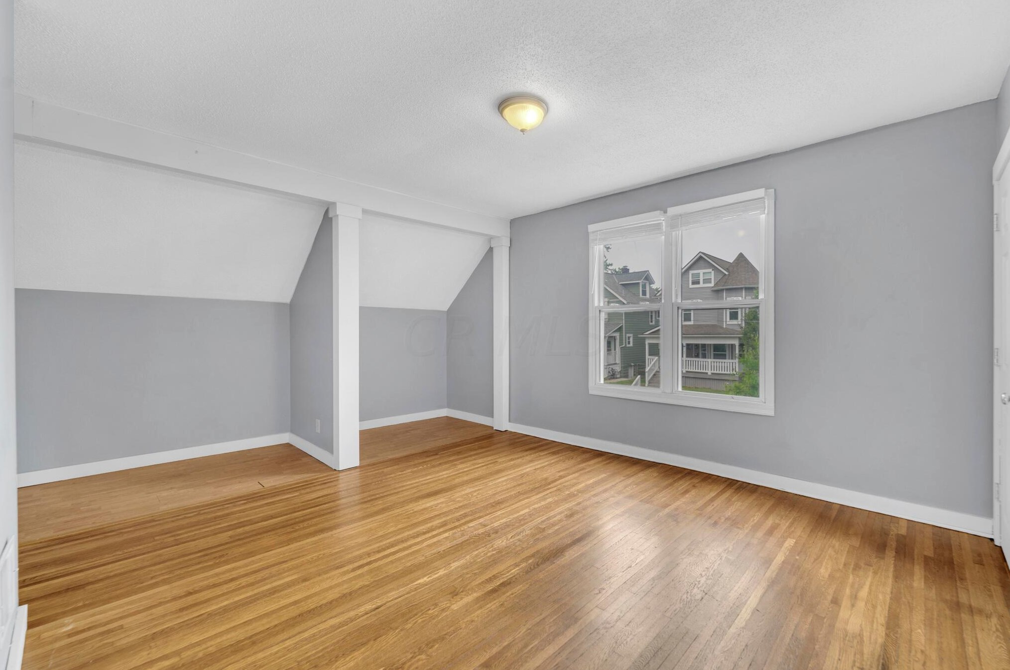 2137 Indiana Ave, Columbus OH  43201-1309 exterior