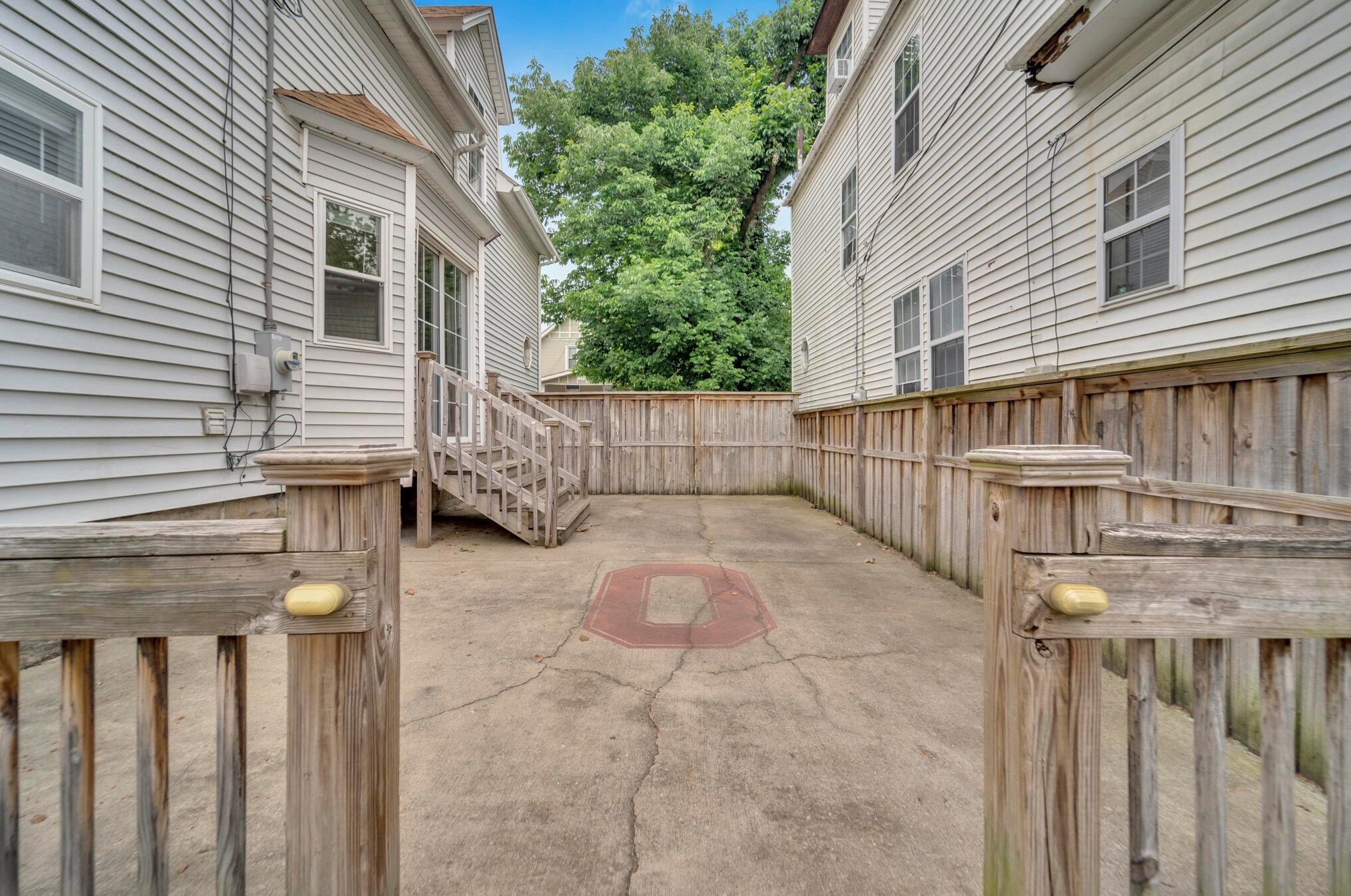 2137 Indiana Ave, Columbus OH  43201-1309 exterior