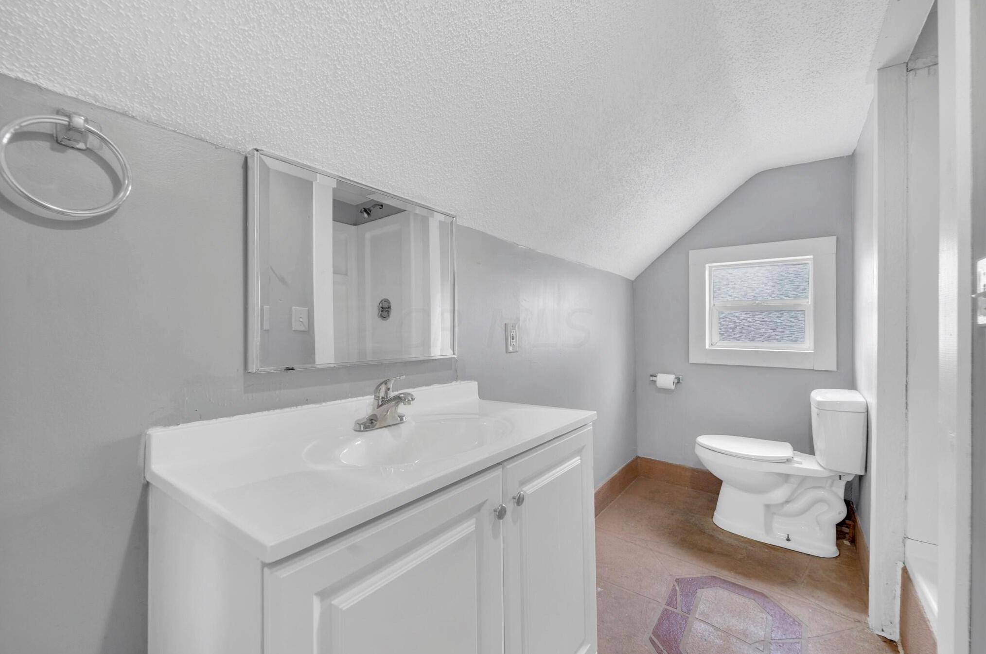 2137 Indiana Ave, Columbus OH  43201-1309 exterior