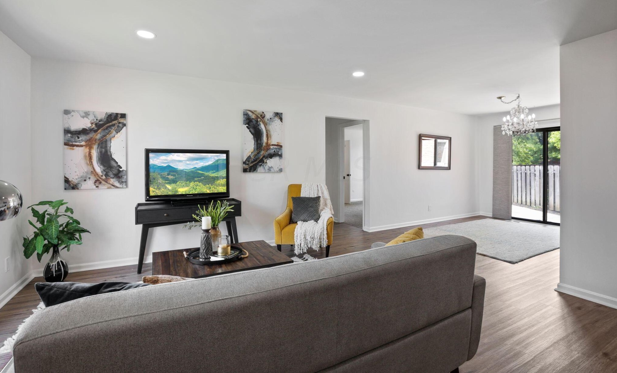 4280 Chaucer Ln, Columbus OH 43220-4055 exterior