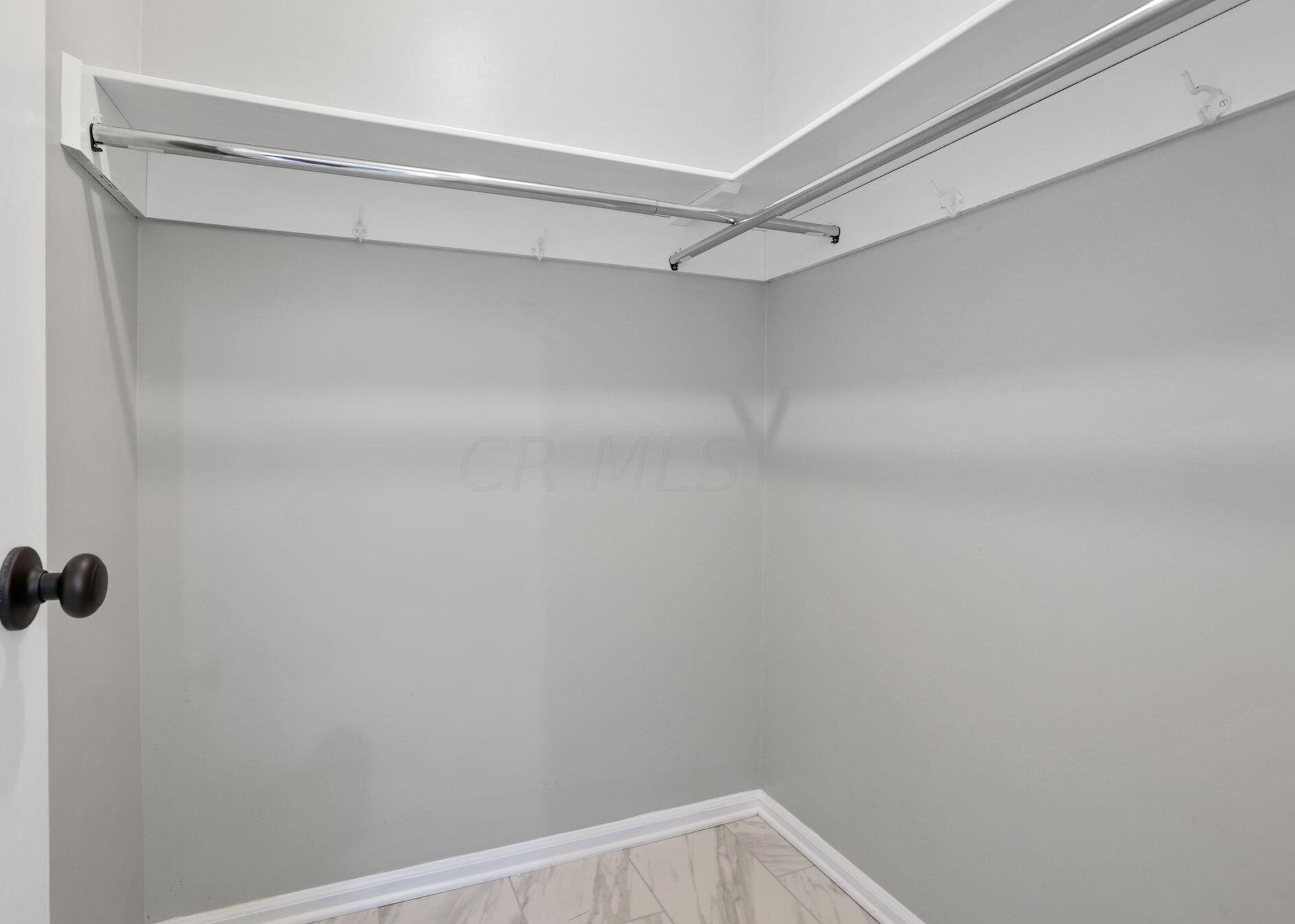 4280 Chaucer Ln, Columbus OH 43220-4055 exterior