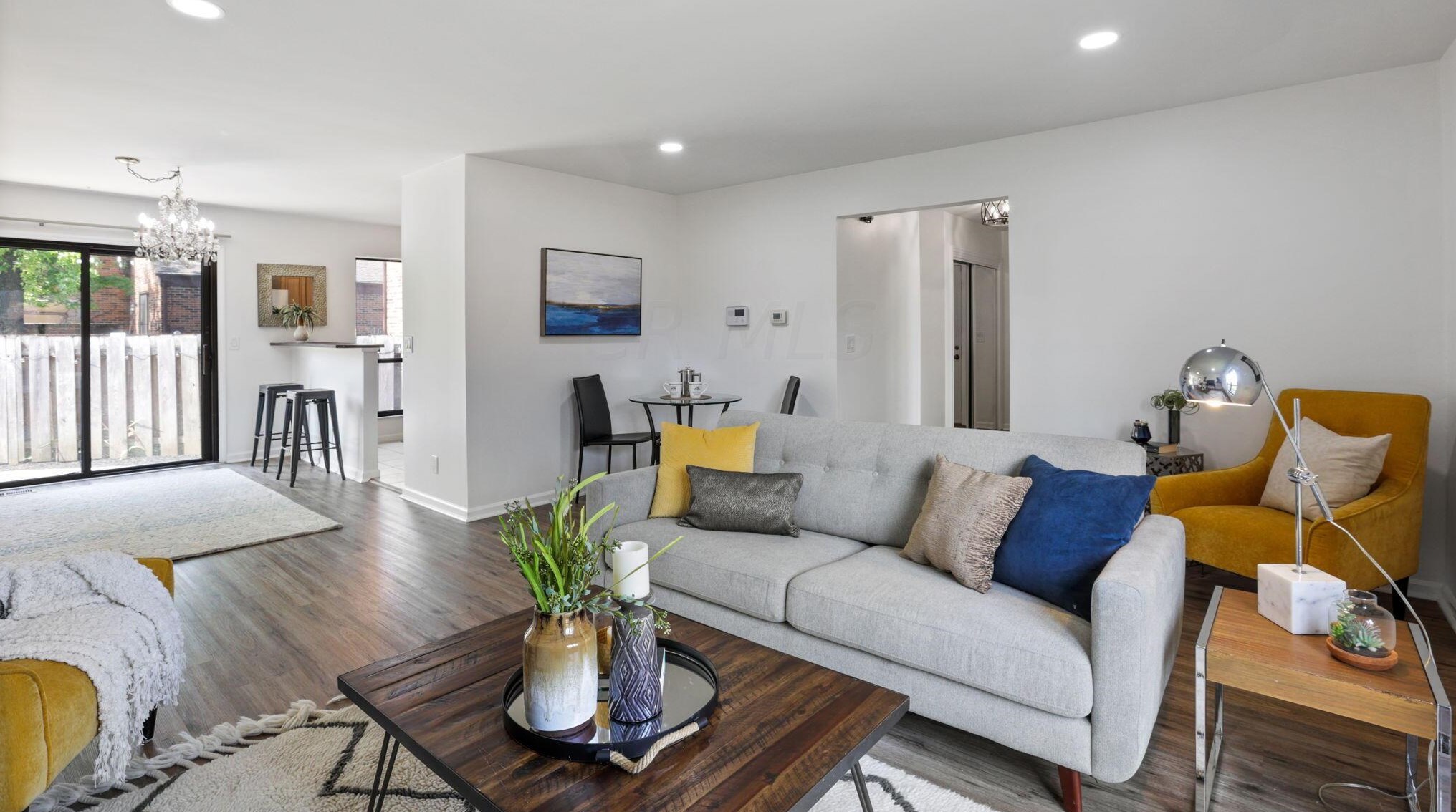 4280 Chaucer Ln, Columbus OH 43220-4055 exterior