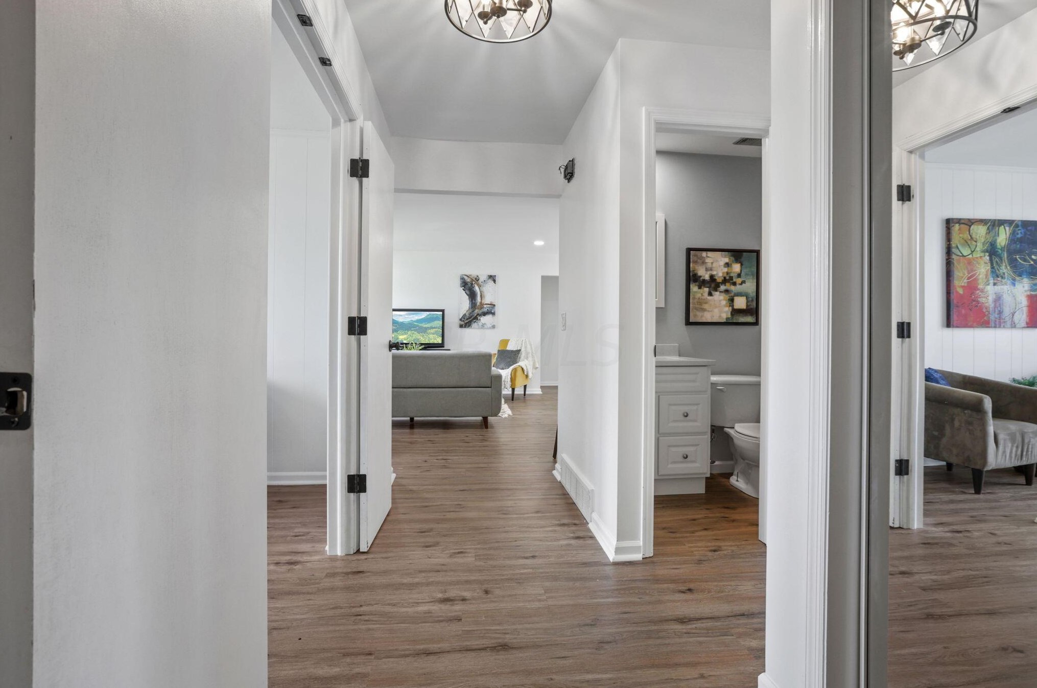 4280 Chaucer Ln, Columbus OH 43220-4055 exterior