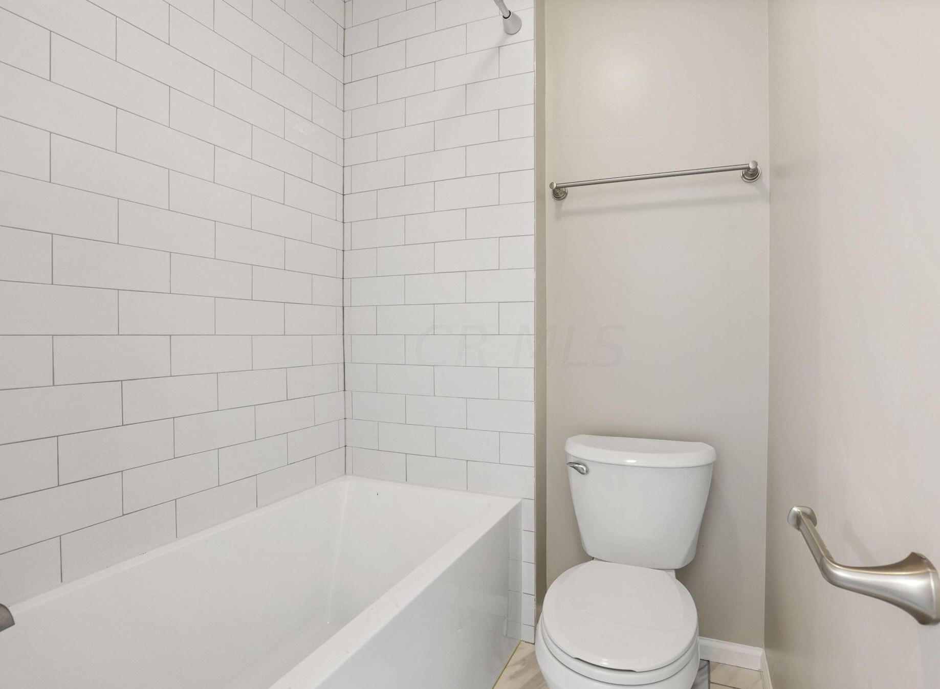 4280 Chaucer Ln, Columbus OH 43220-4055 exterior