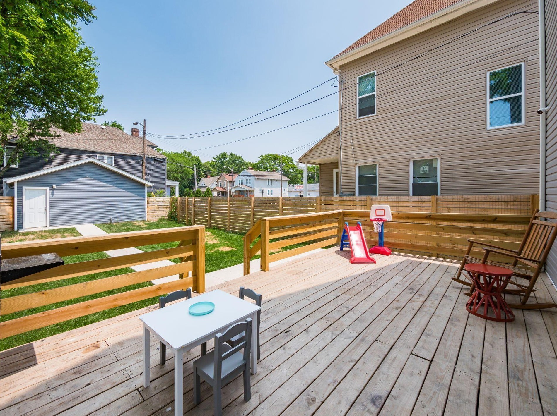 1266 Atcheson St, Columbus OH 43203-1116 exterior