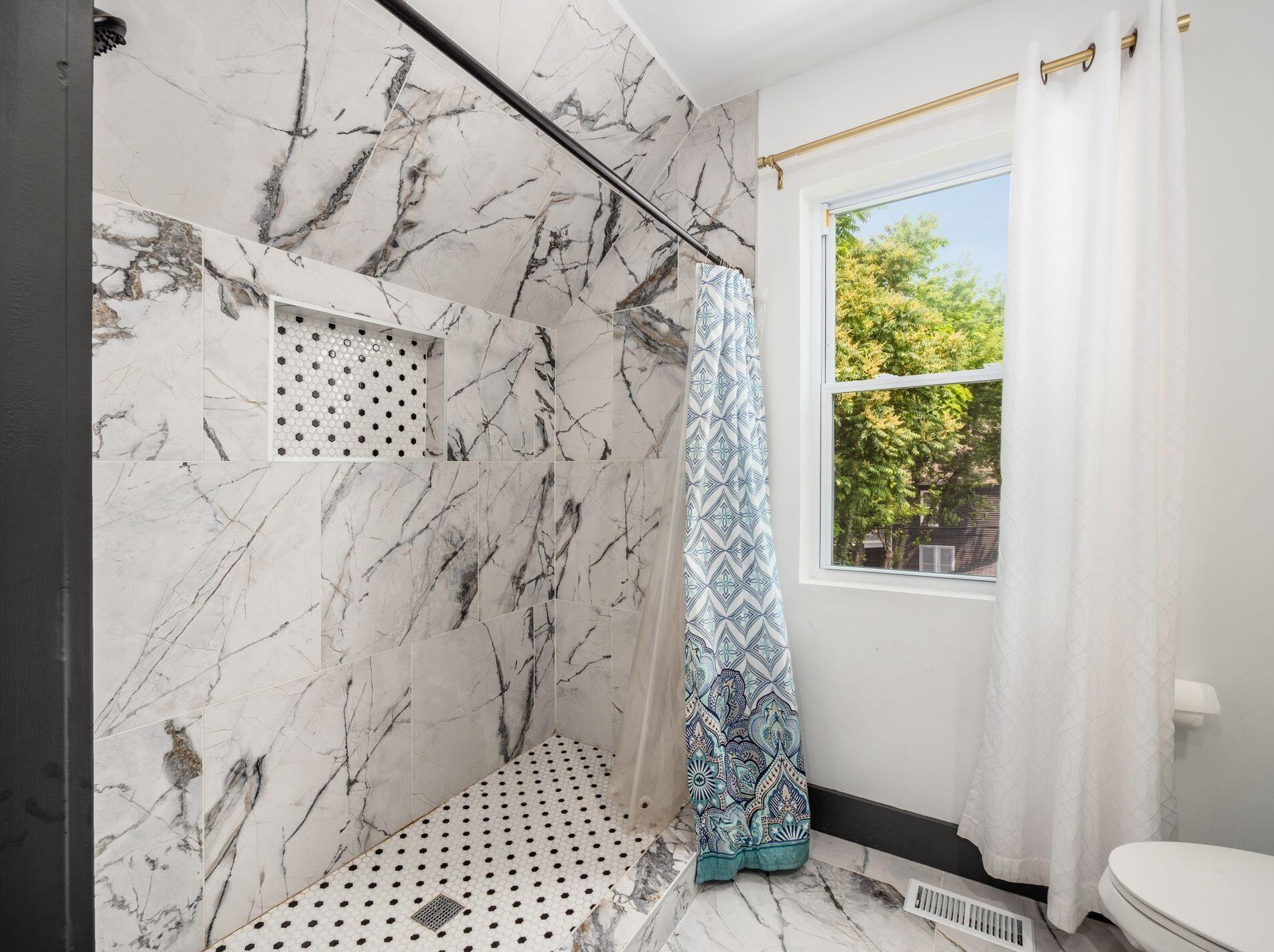 1266 Atcheson St, Columbus OH 43203-1116 exterior