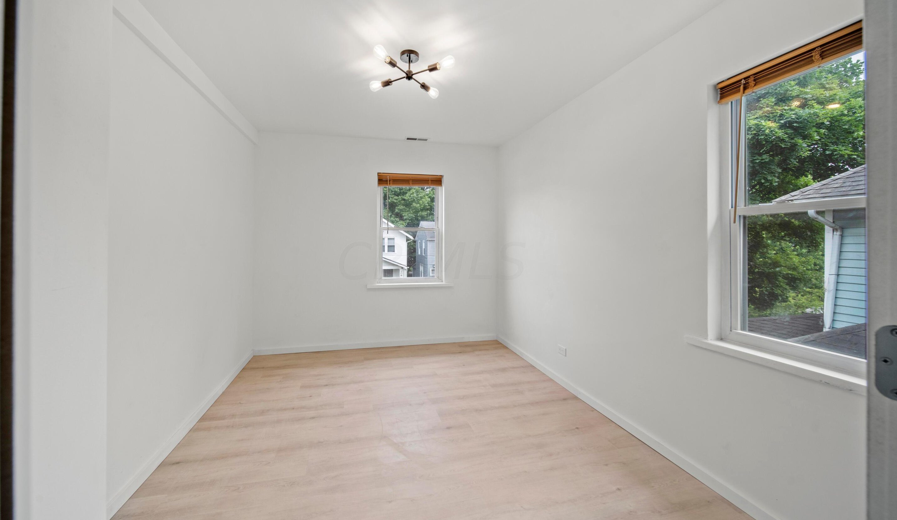 205 Oakley Ave, Columbus OH  43204-3218 exterior