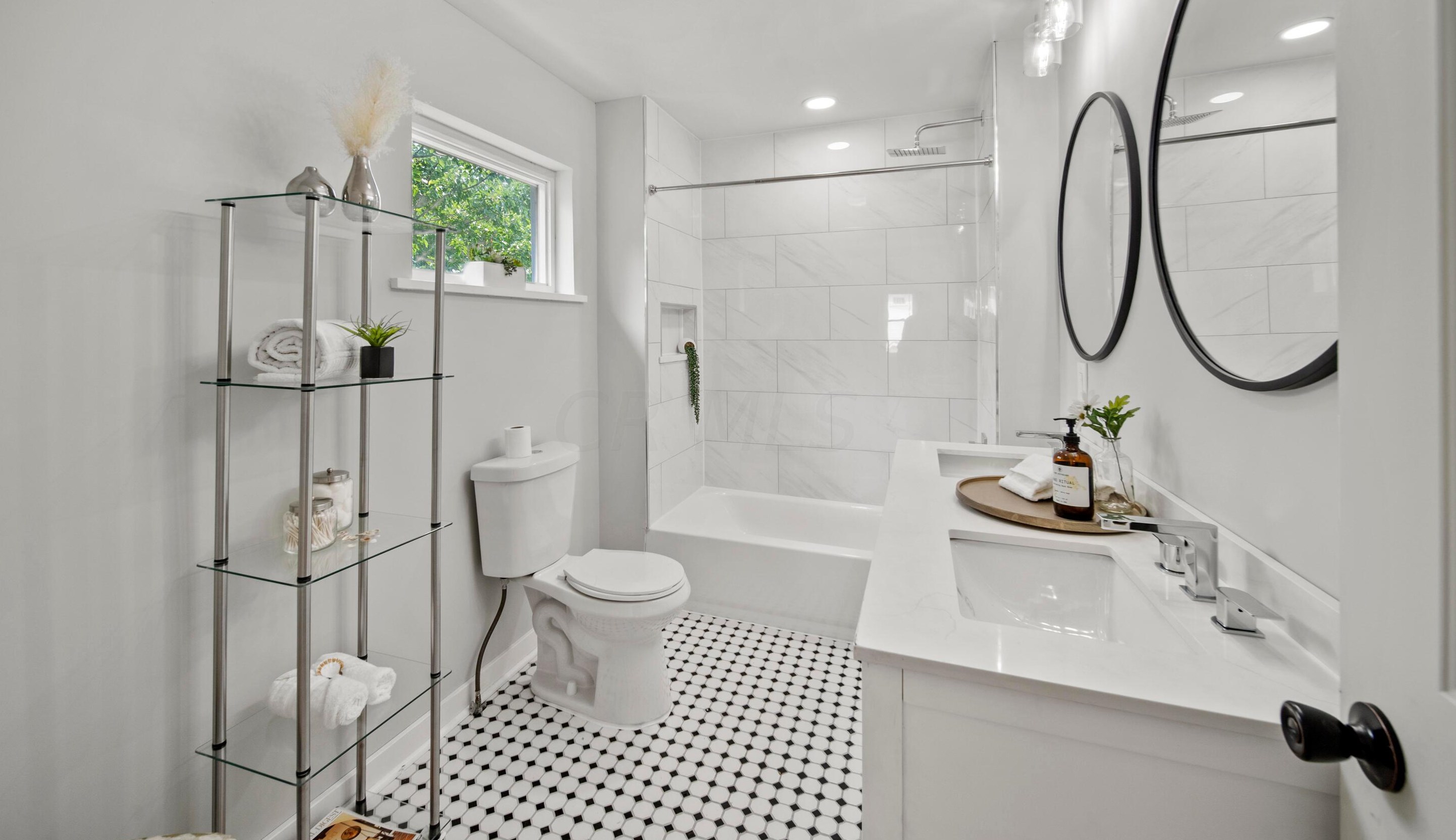 205 Oakley Ave, Columbus OH  43204-3218 exterior