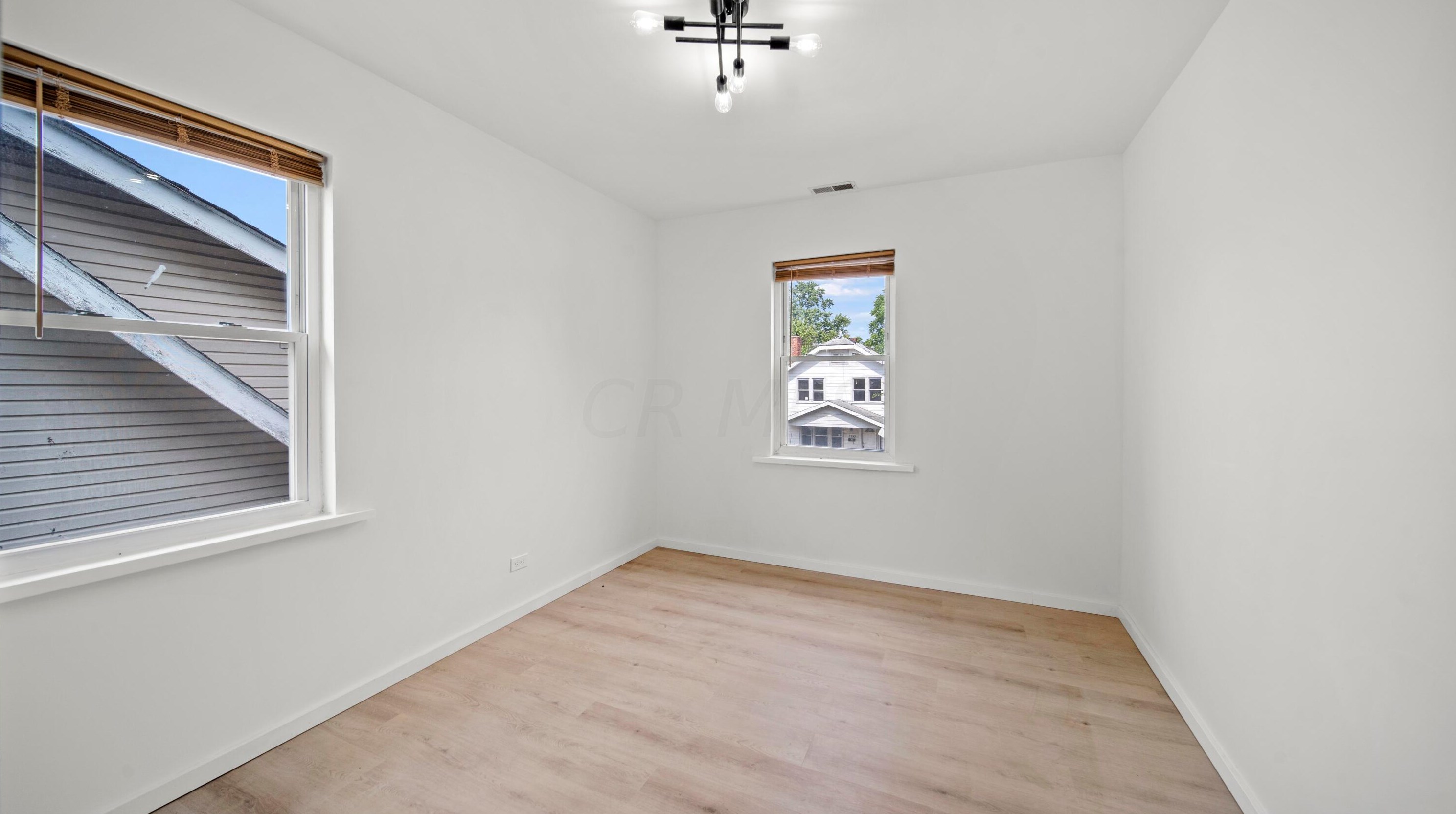 205 Oakley Ave, Columbus OH  43204-3218 exterior