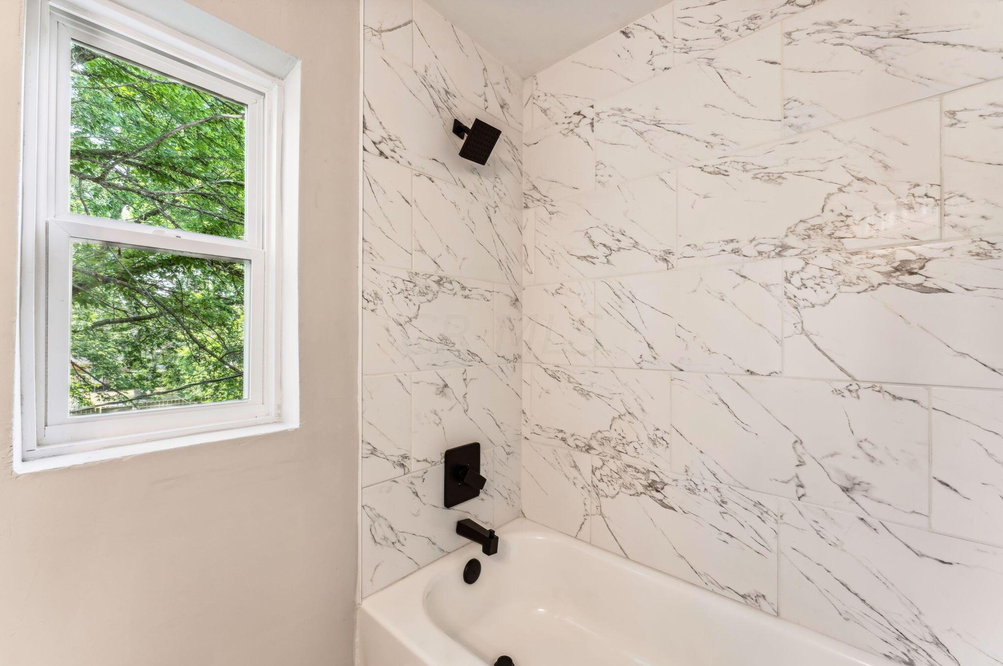 1465 Kenmore Rd, Columbus OH 43219-1057 exterior