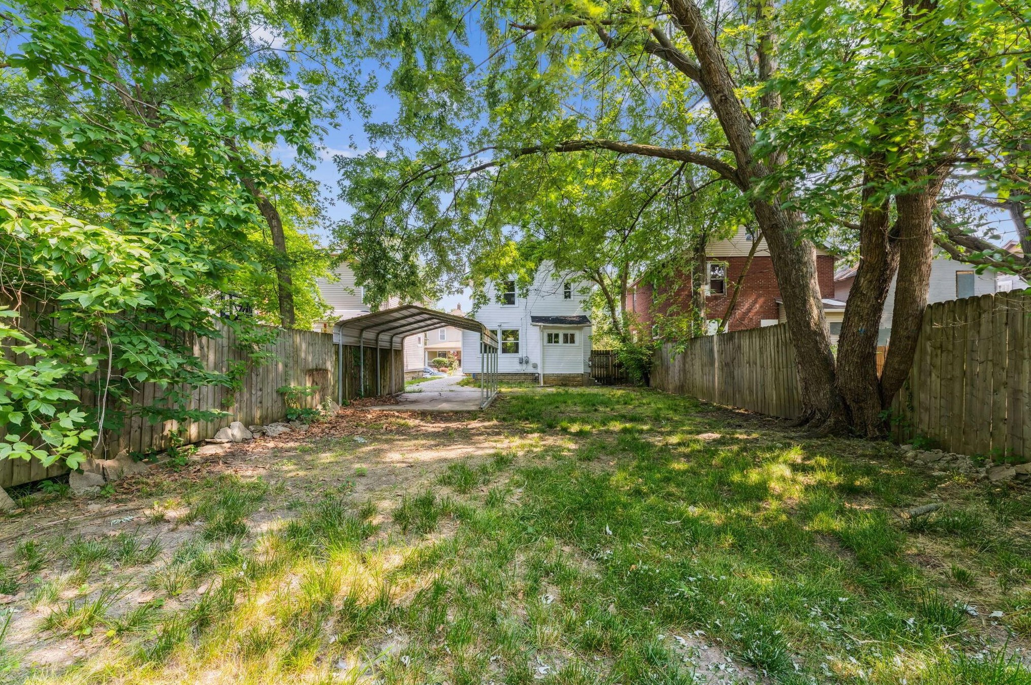 1465 Kenmore Rd, Columbus OH 43219-1057 exterior