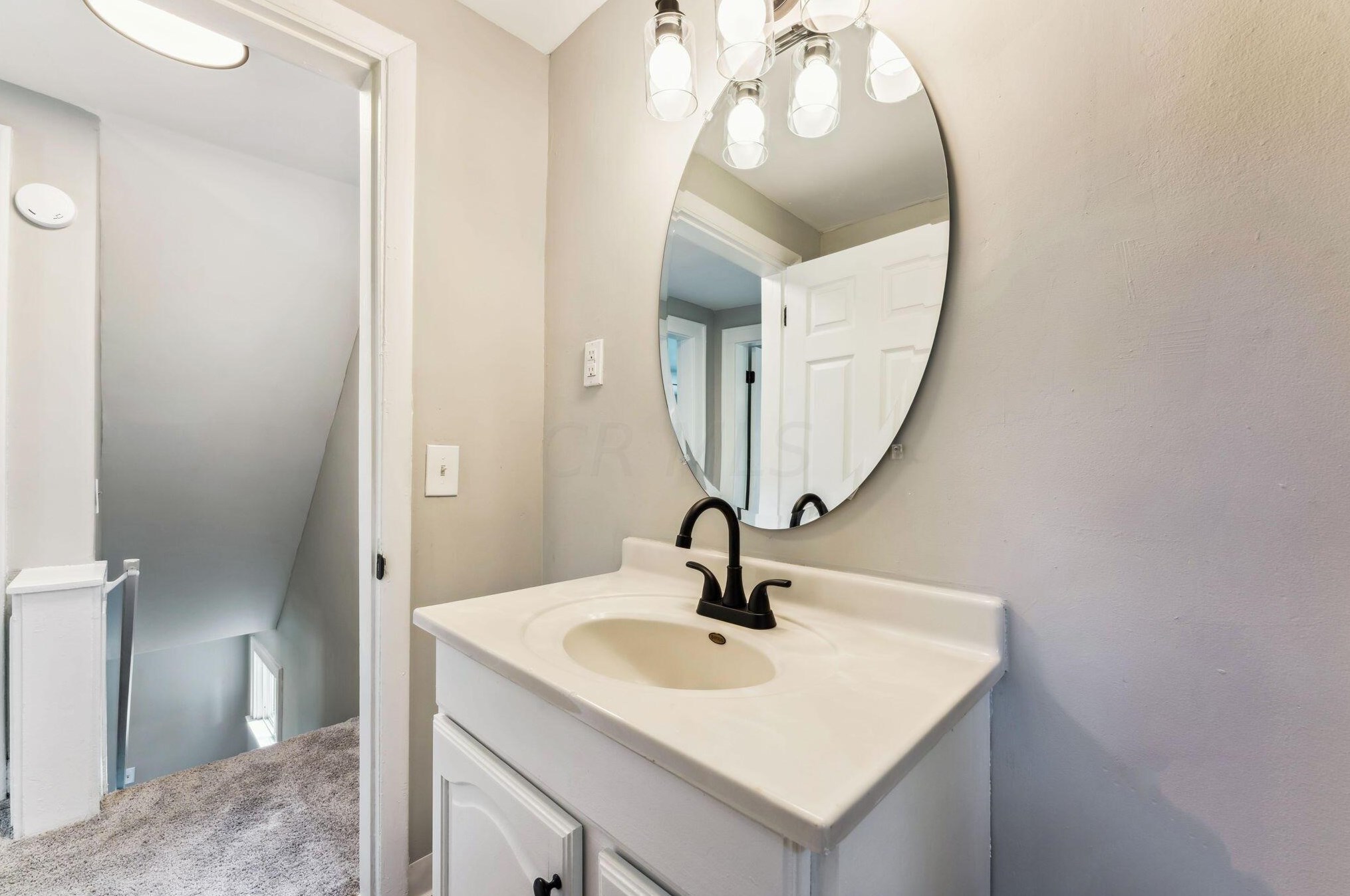 1465 Kenmore Rd, Columbus OH 43219-1057 exterior