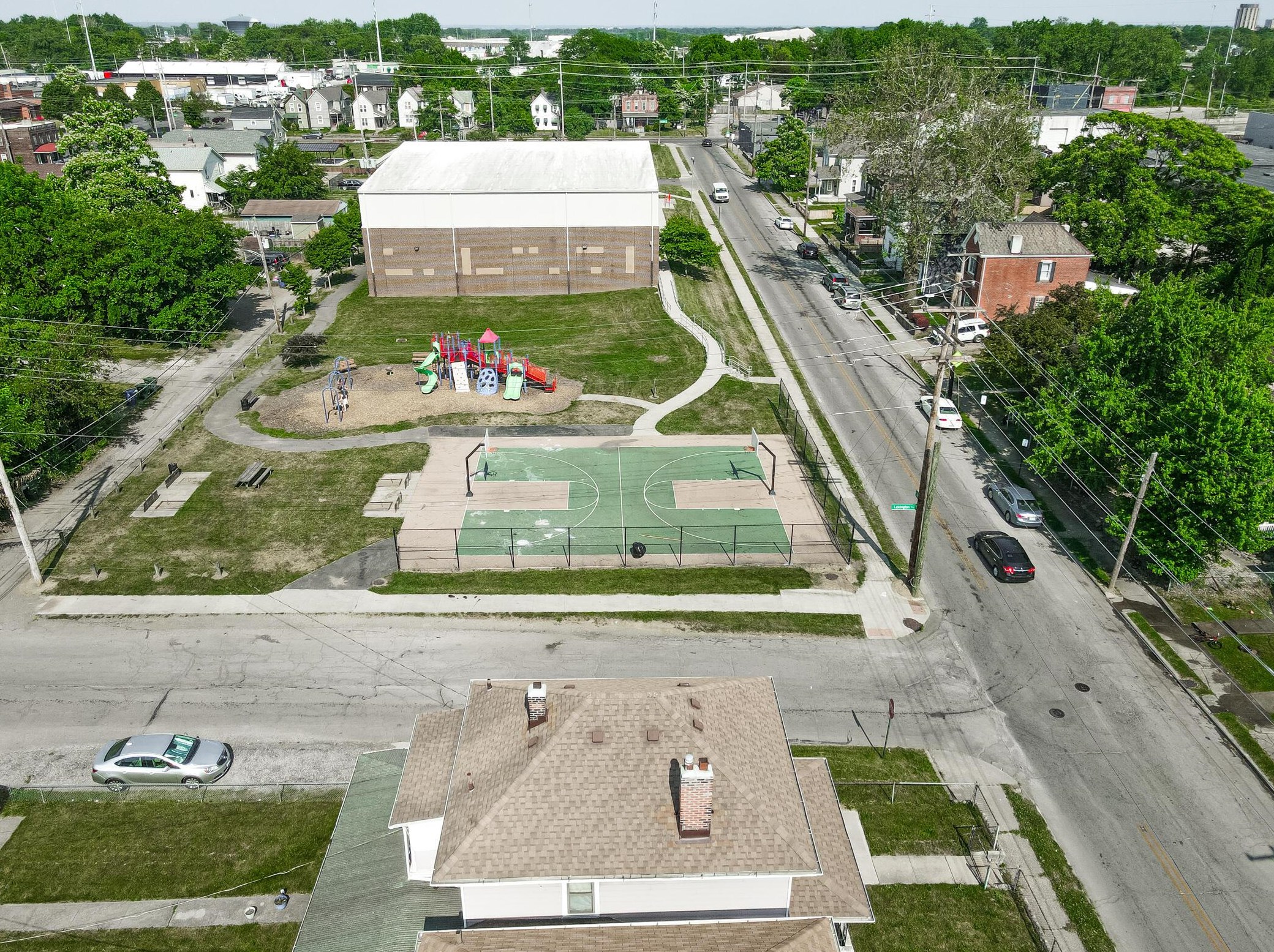 802 2 Ave, Columbus OH 43201-3761 exterior