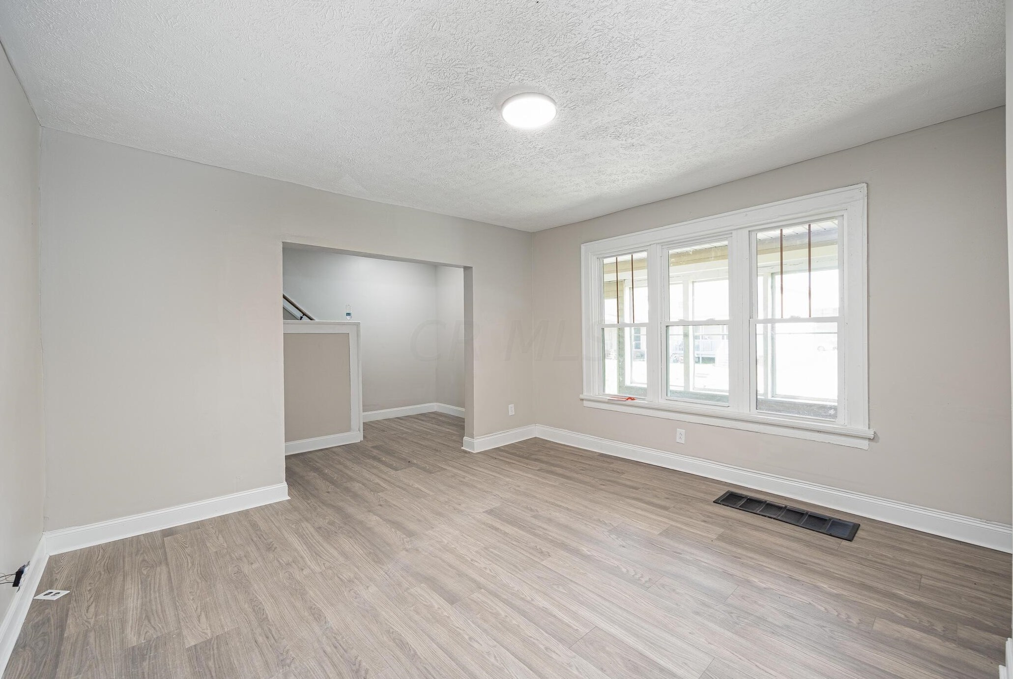 802 2 Ave, Columbus OH 43201-3761 exterior