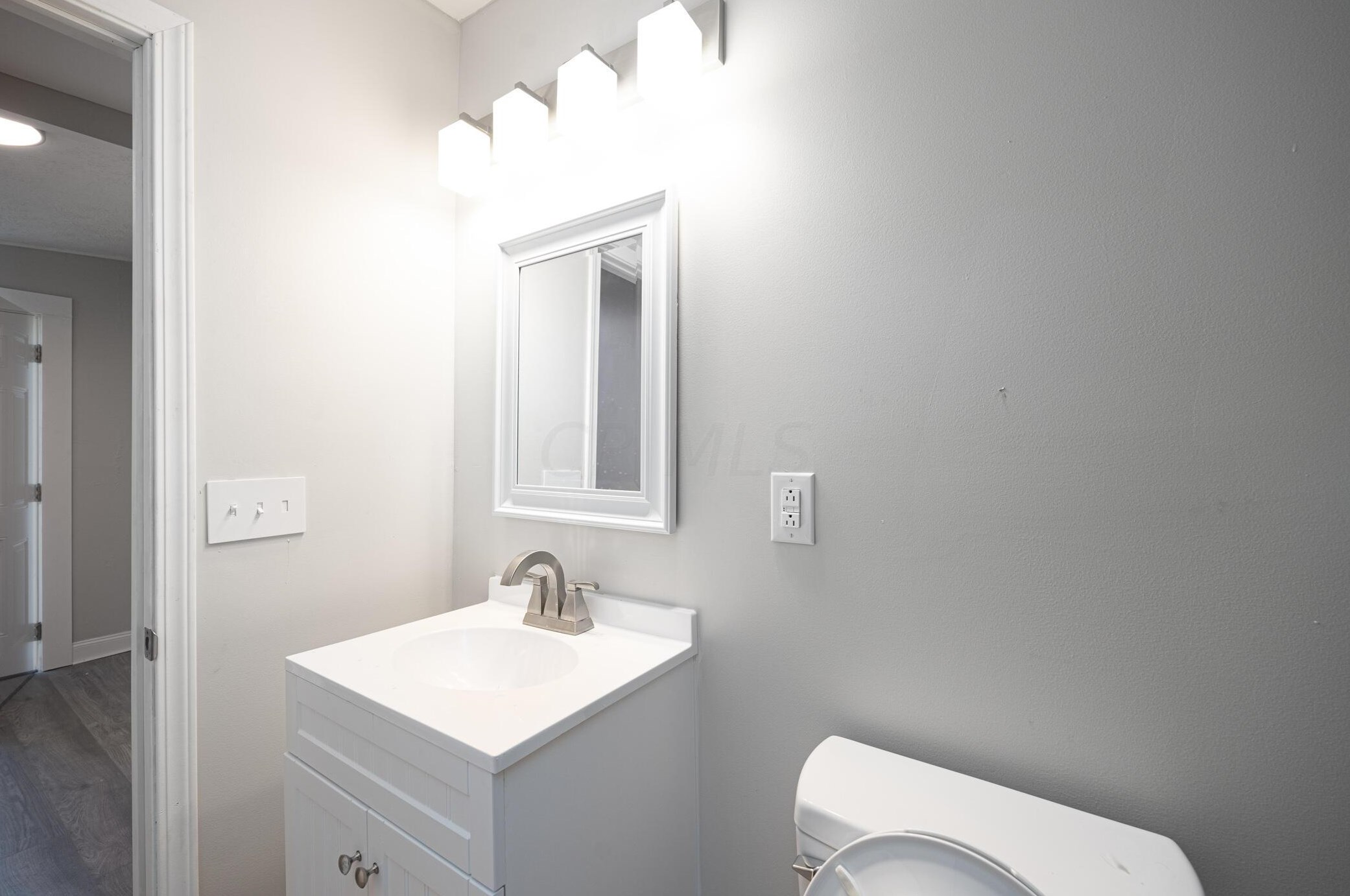 802 2 Ave, Columbus OH 43201-3761 exterior