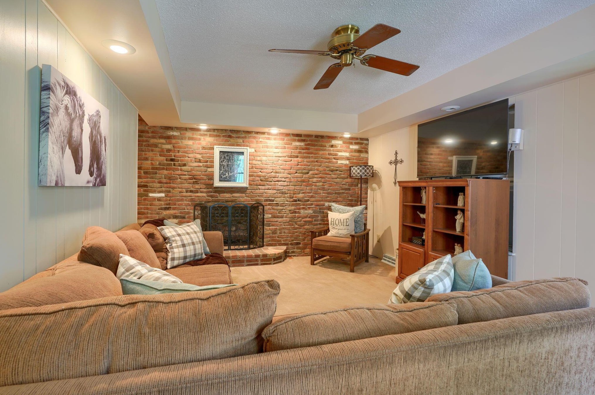 863 Gatehouse Ln, Columbus OH 43235-1731 exterior