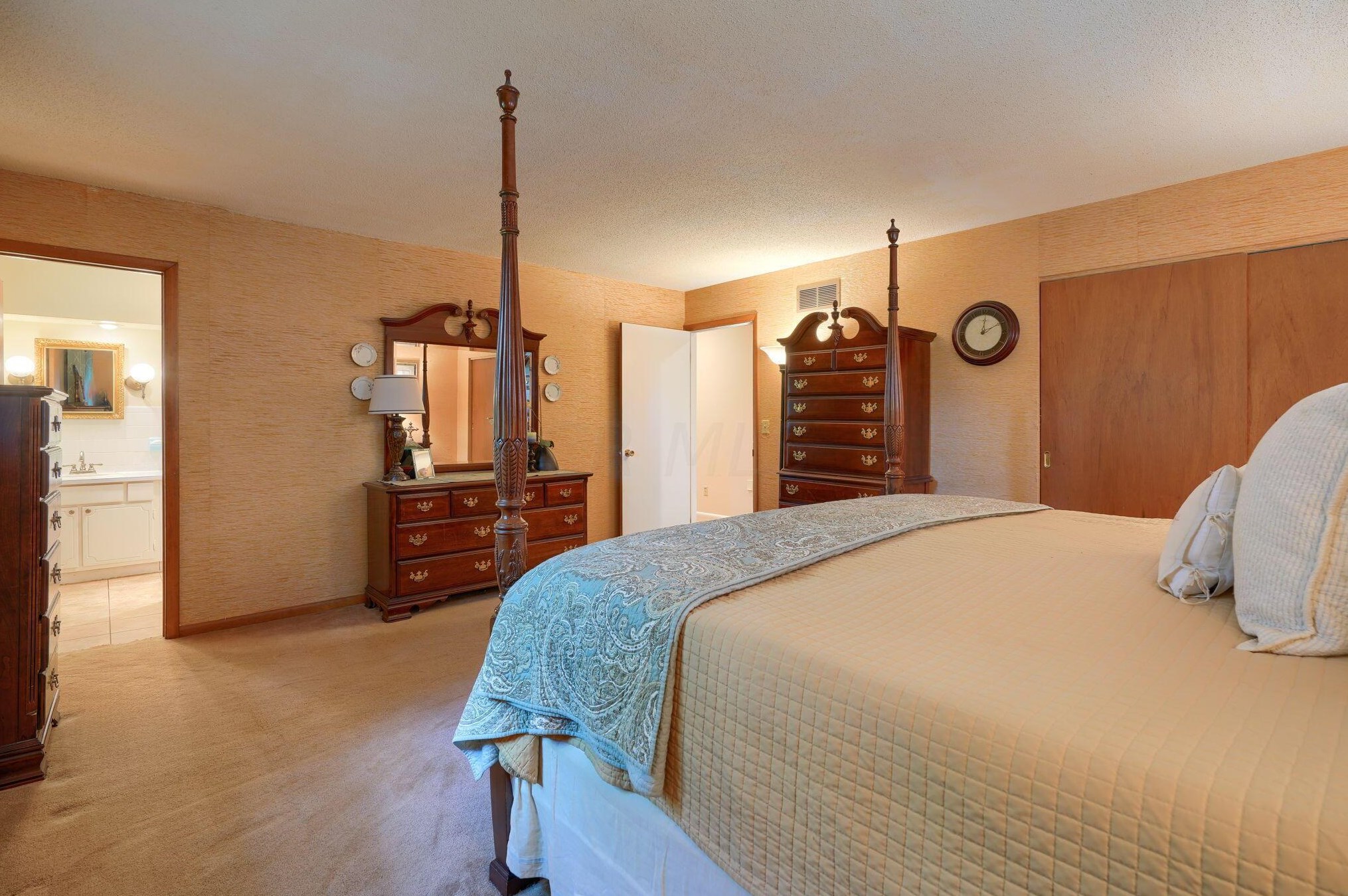 863 Gatehouse Ln, Columbus OH 43235-1731 exterior