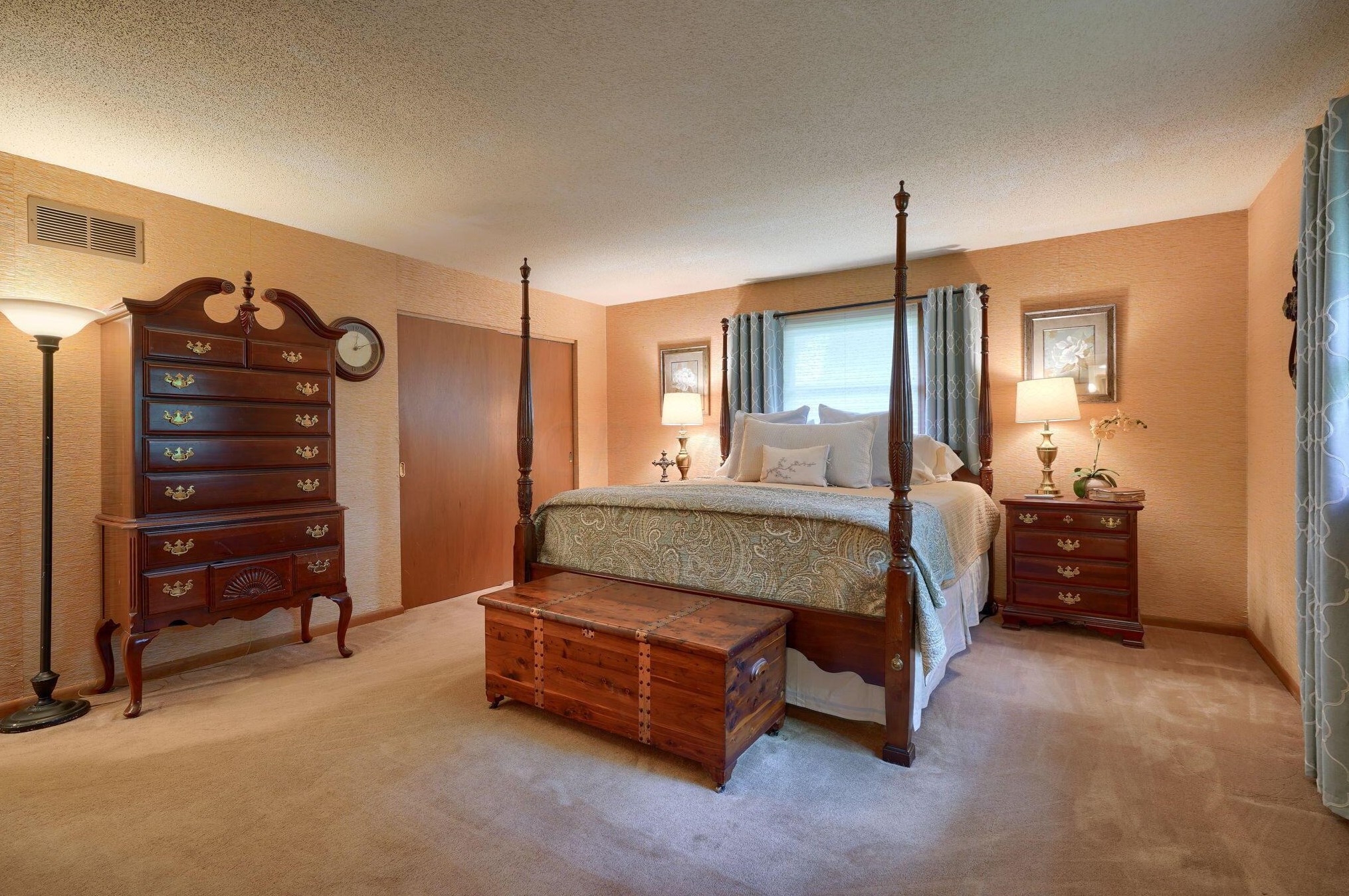 863 Gatehouse Ln, Columbus OH 43235-1731 exterior