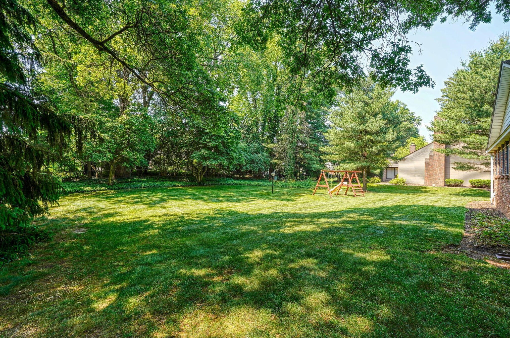 863 Gatehouse Ln, Columbus OH 43235-1731 exterior