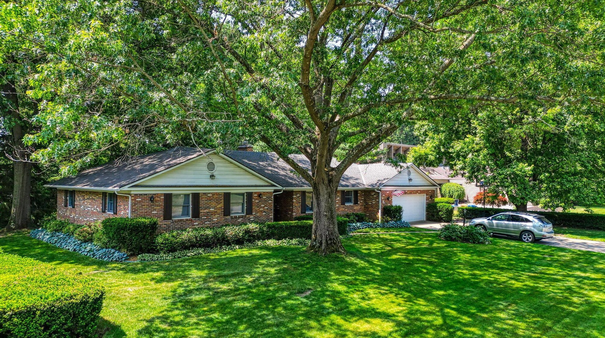 863 Gatehouse Ln, Columbus OH 43235-1731 exterior