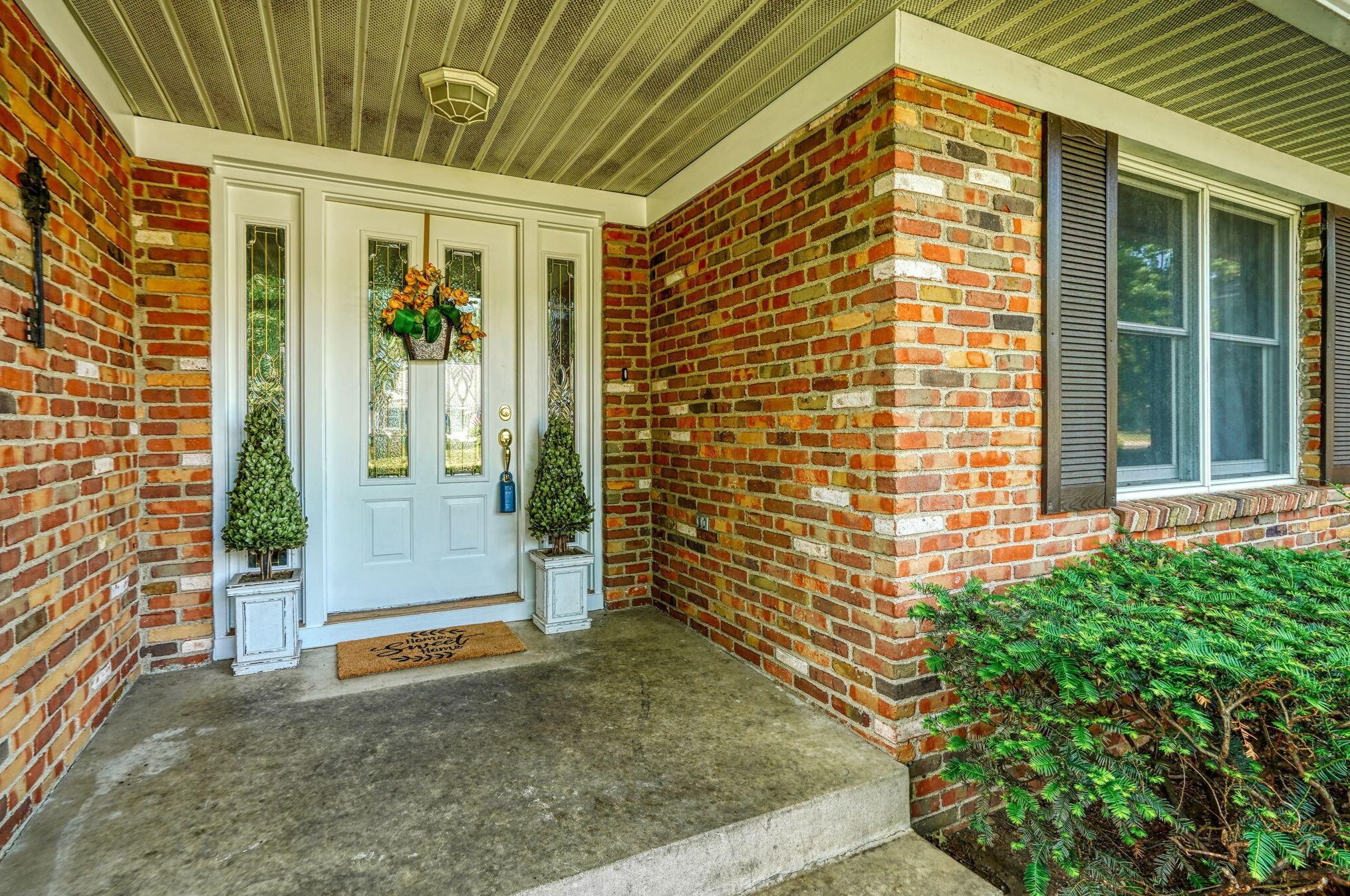 863 Gatehouse Ln, Columbus OH 43235-1731 exterior