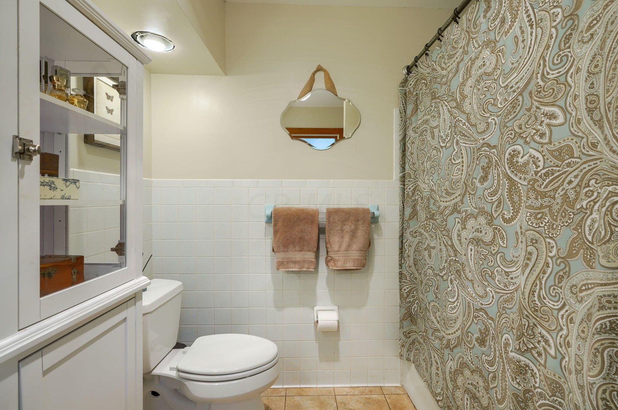 863 Gatehouse Ln, Columbus OH 43235-1731 exterior