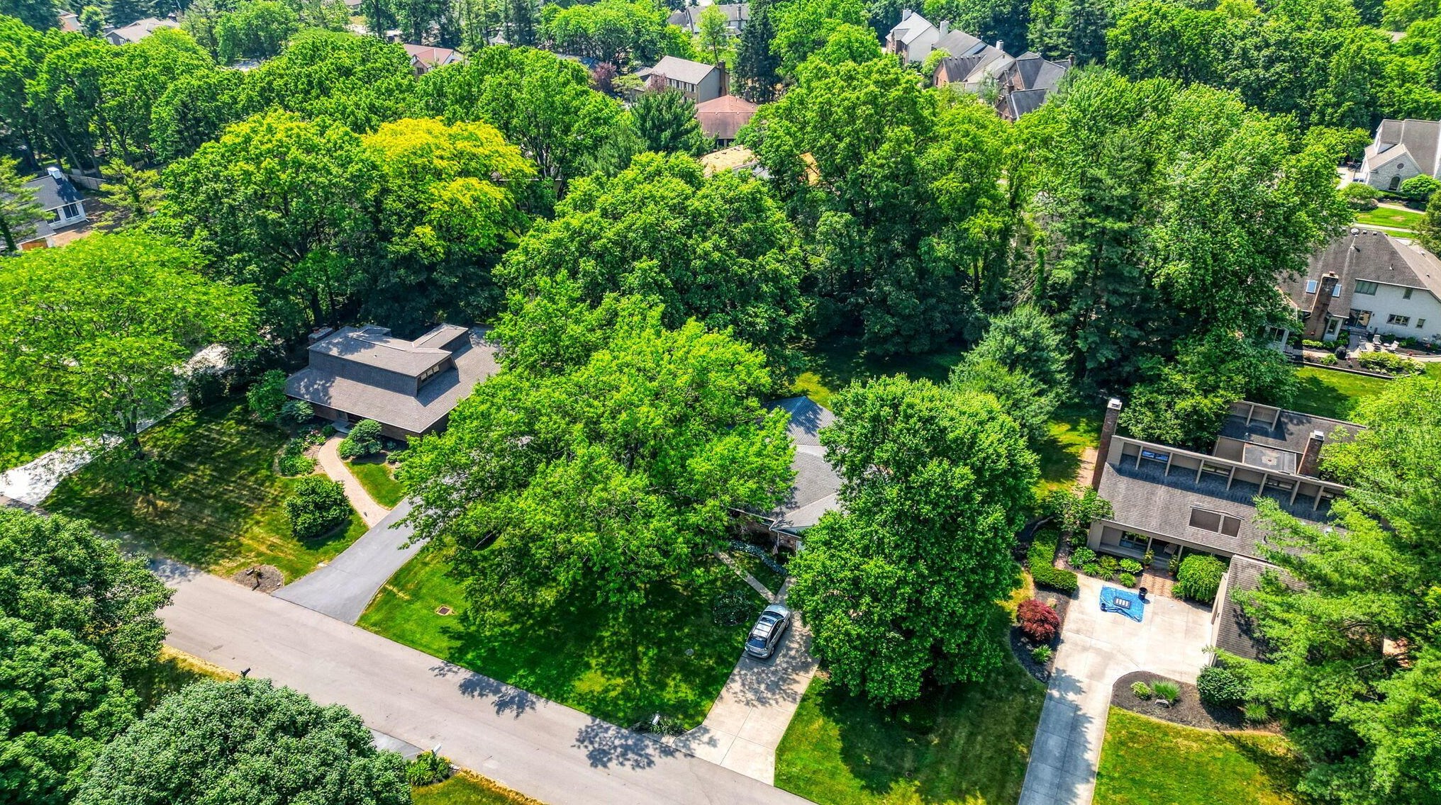 863 Gatehouse Ln, Columbus OH 43235-1731 exterior