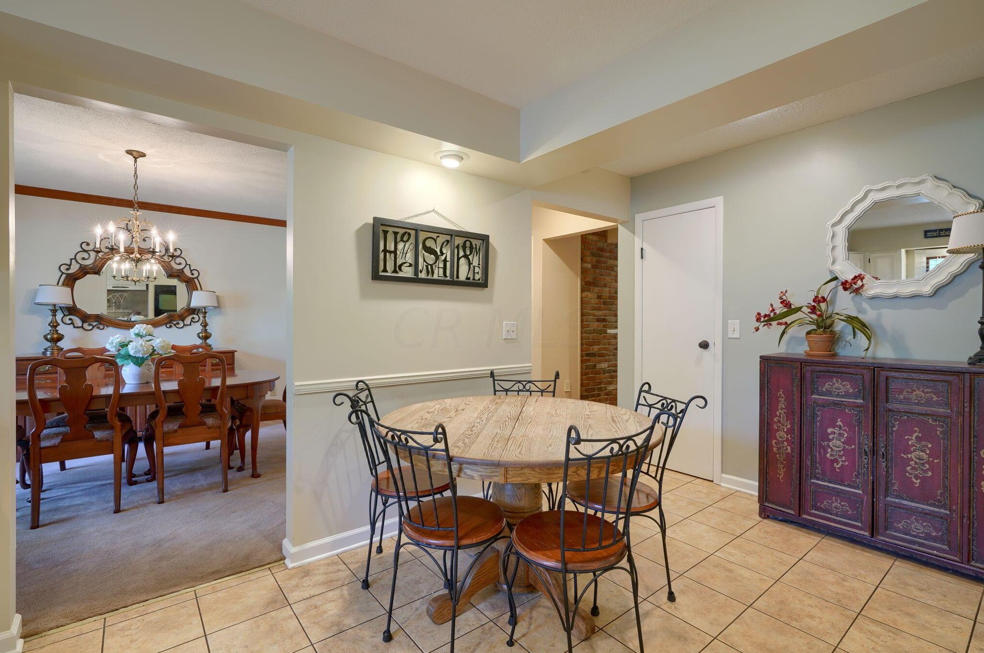 863 Gatehouse Ln, Columbus OH 43235-1731 exterior