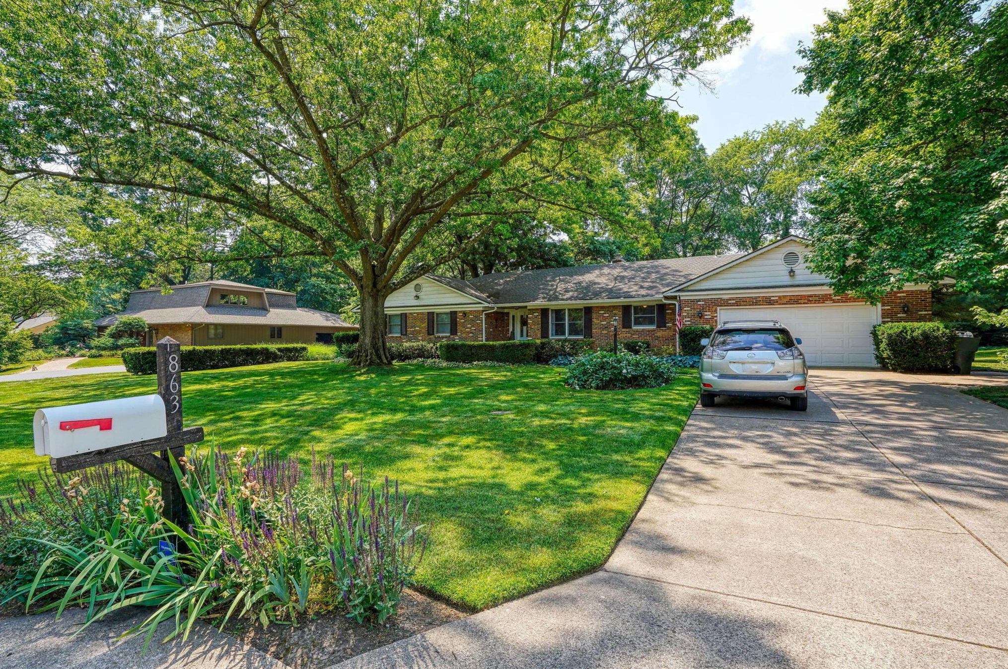 863 Gatehouse Ln, Columbus OH 43235-1731 exterior