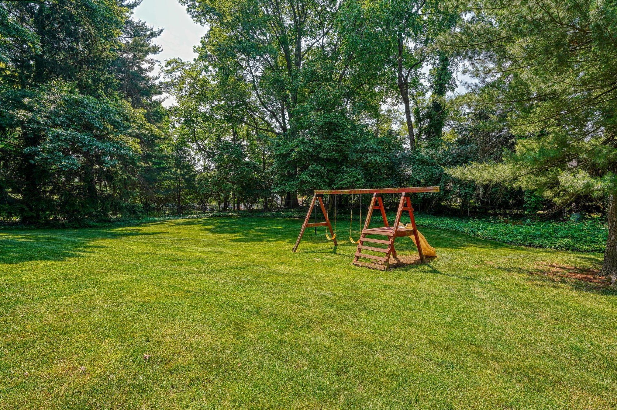 863 Gatehouse Ln, Columbus OH 43235-1731 exterior