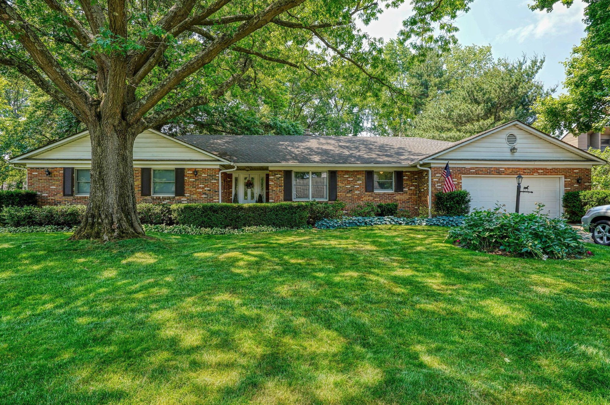 863 Gatehouse Ln, Columbus OH 43235-1731 exterior