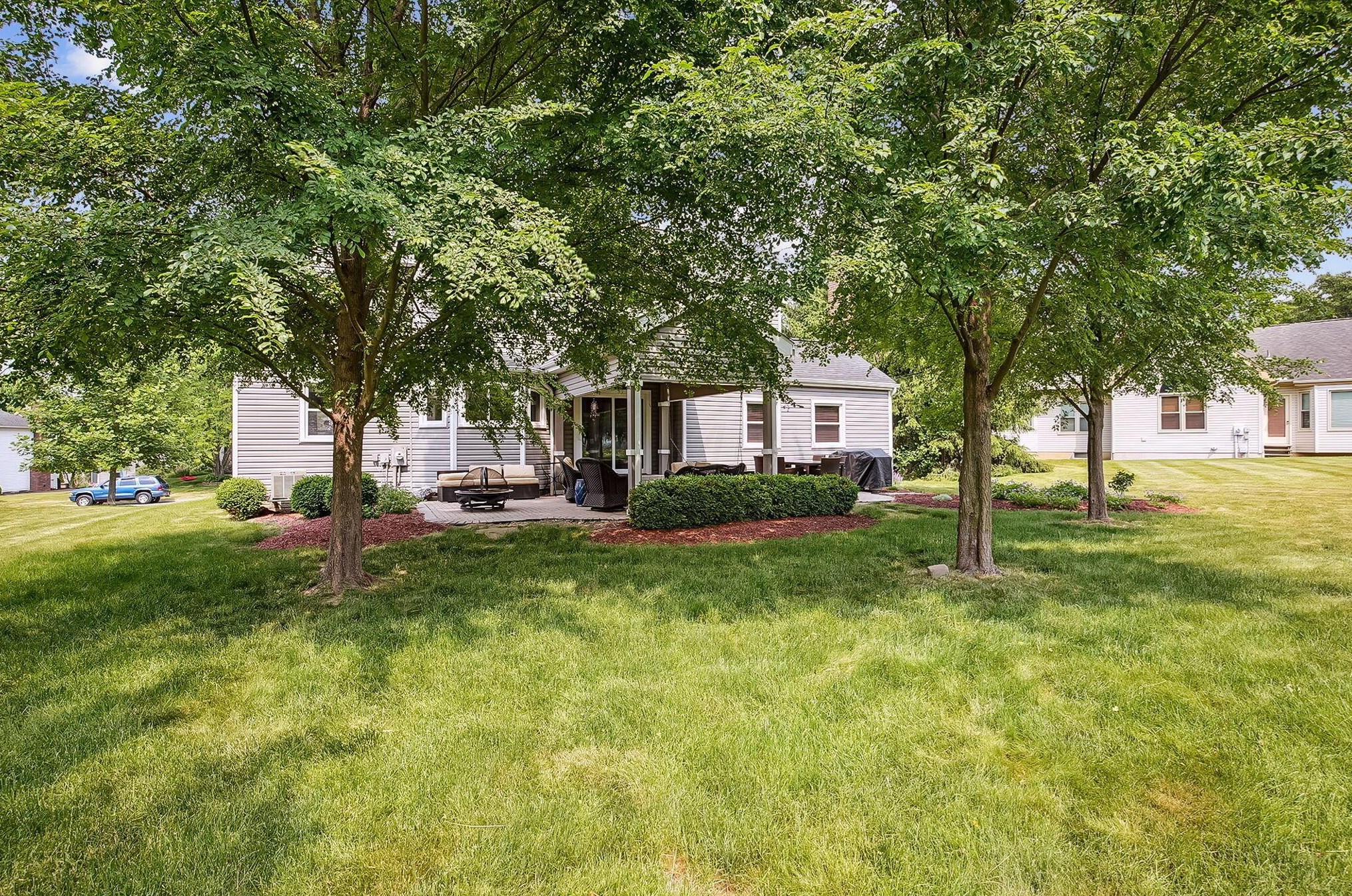 1025 Caroway Blvd, Columbus OH 43230-6214 exterior