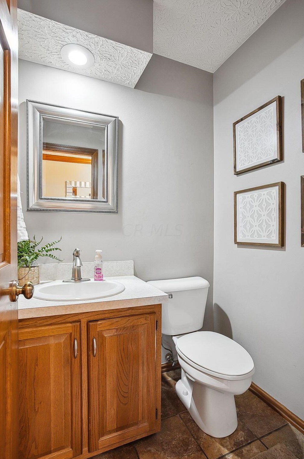 1025 Caroway Blvd, Columbus OH 43230-6214 exterior