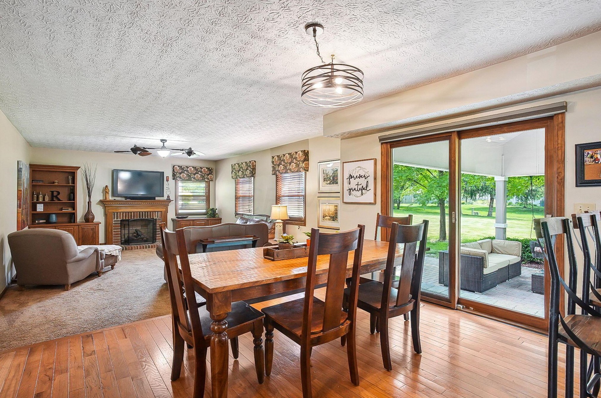 1025 Caroway Blvd, Columbus OH 43230-6214 exterior