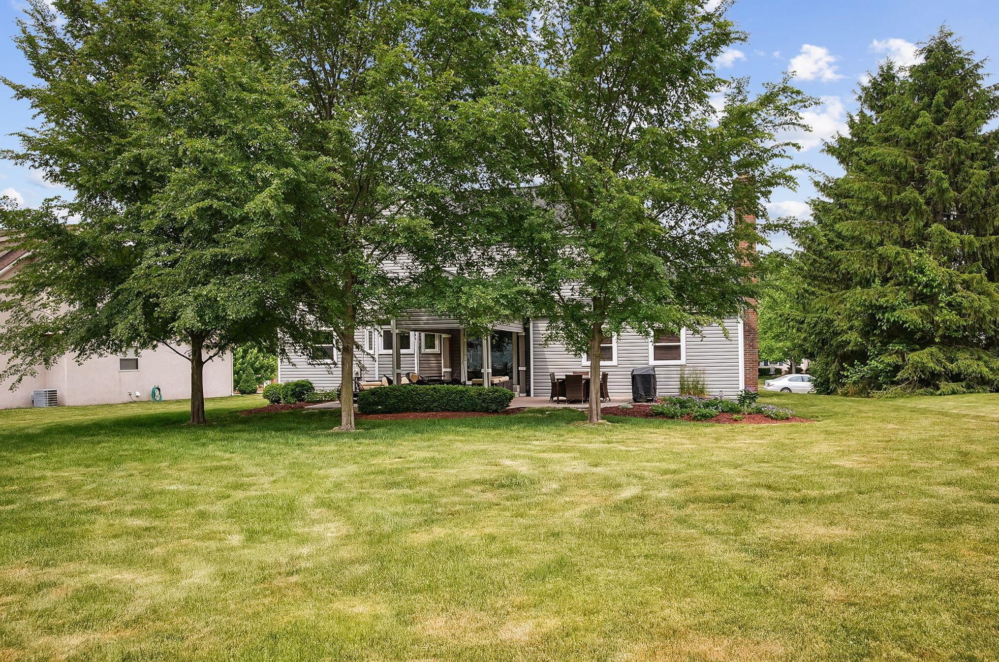 1025 Caroway Blvd, Columbus OH 43230-6214 exterior