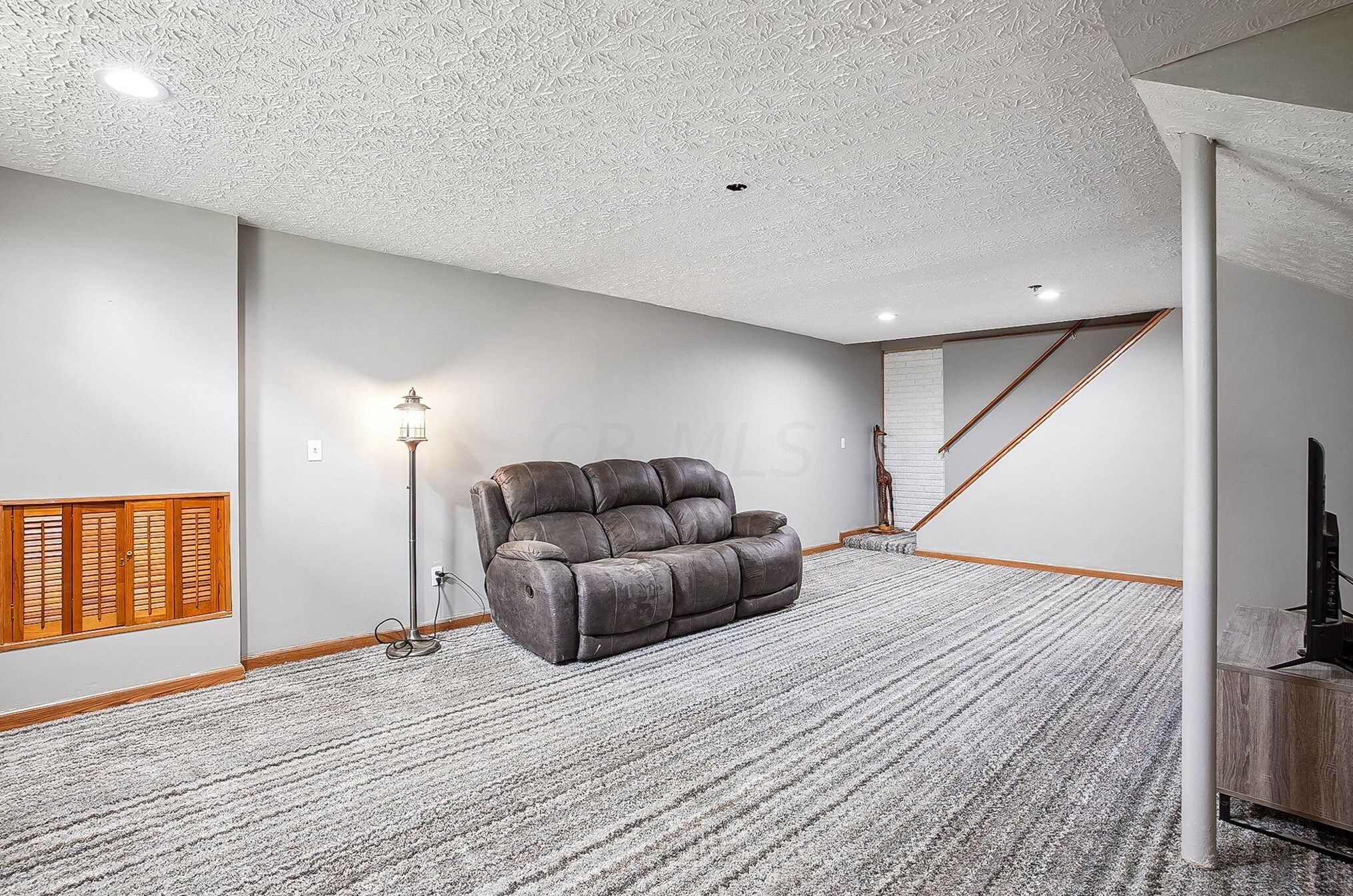 1025 Caroway Blvd, Columbus OH 43230-6214 exterior