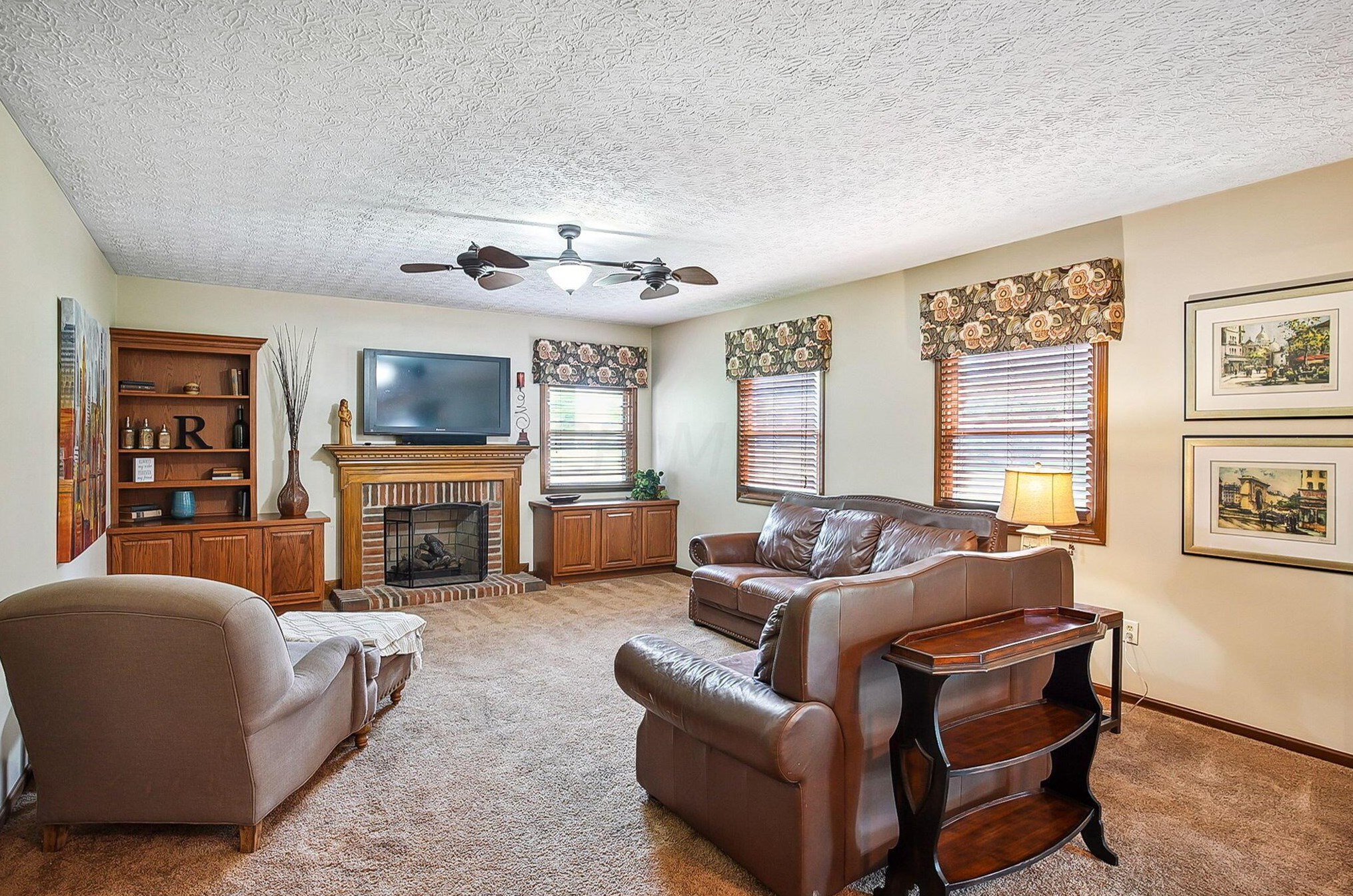 1025 Caroway Blvd, Columbus OH 43230-6214 exterior