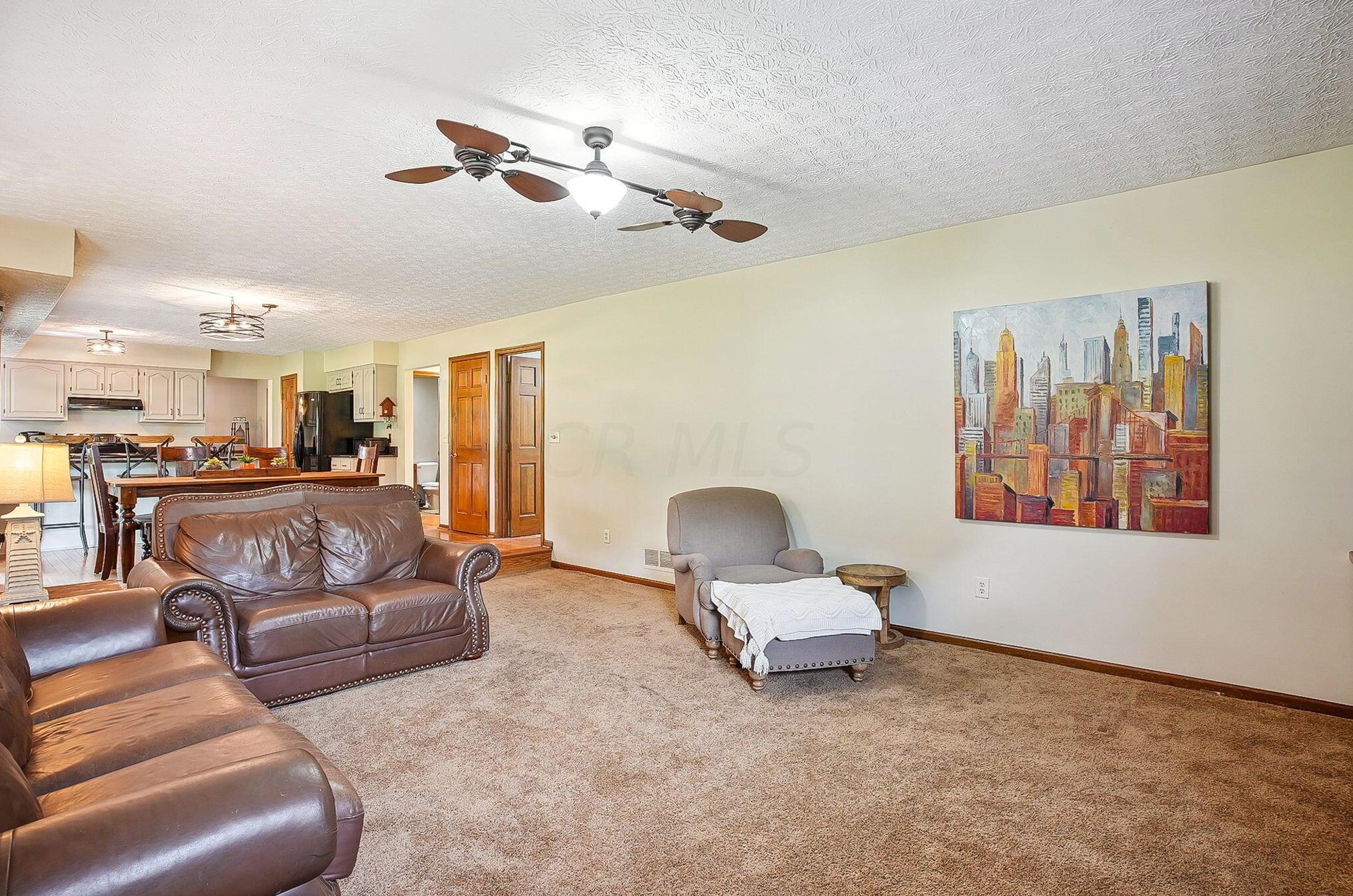 1025 Caroway Blvd, Columbus OH 43230-6214 exterior