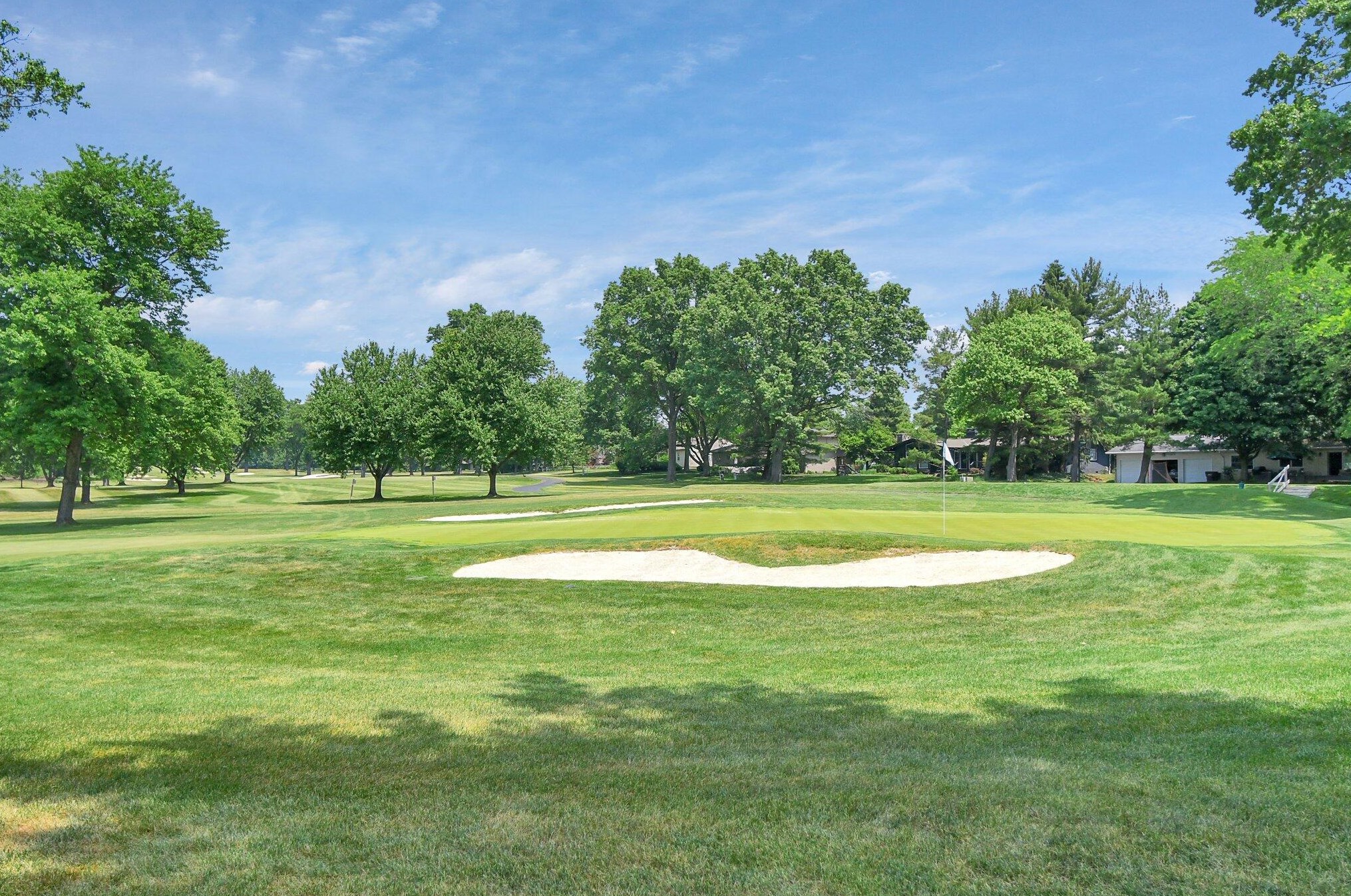 911 Clubview Blvd, Columbus OH 43235-1222 exterior