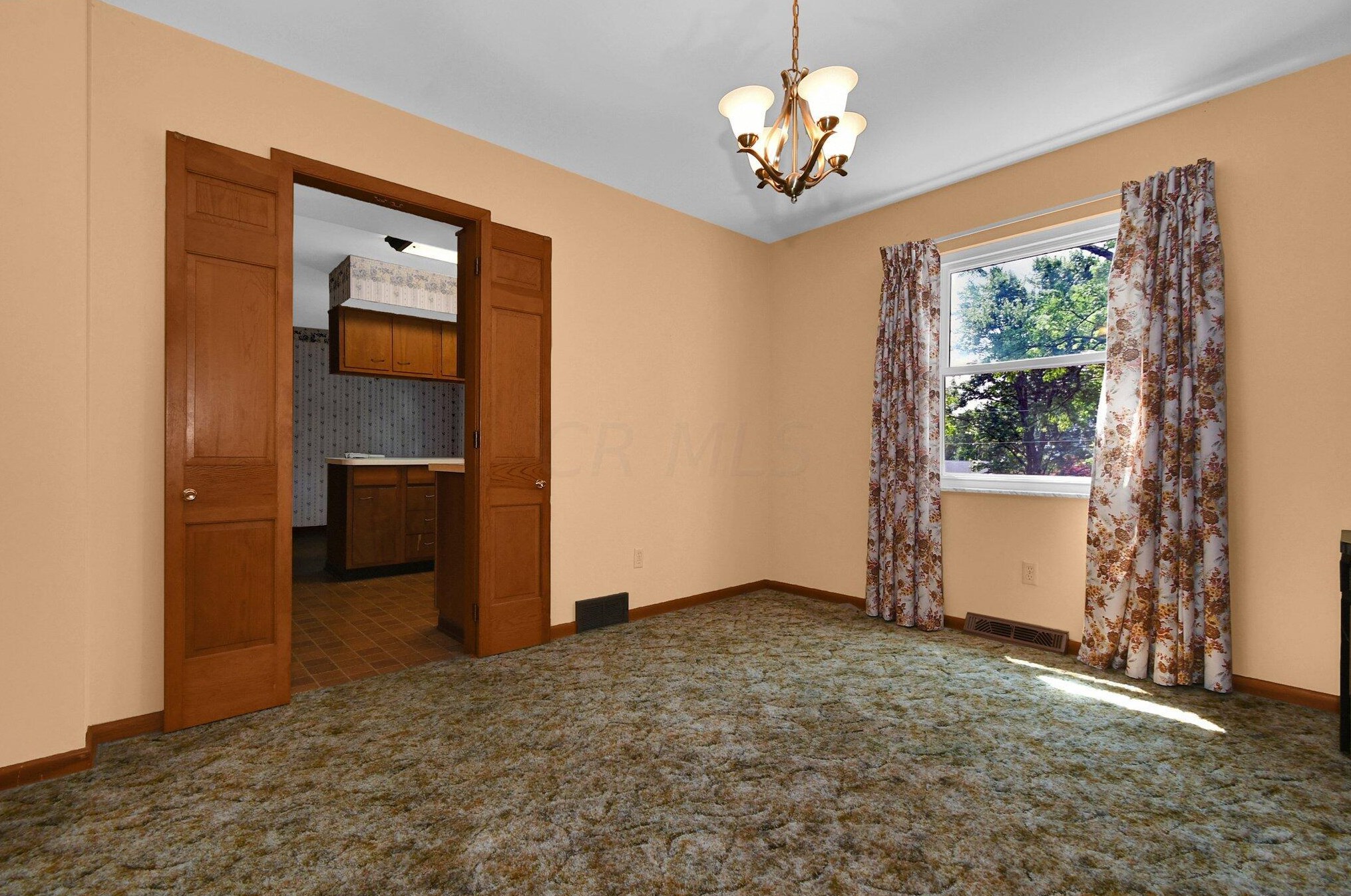 911 Clubview Blvd, Columbus OH 43235-1222 exterior