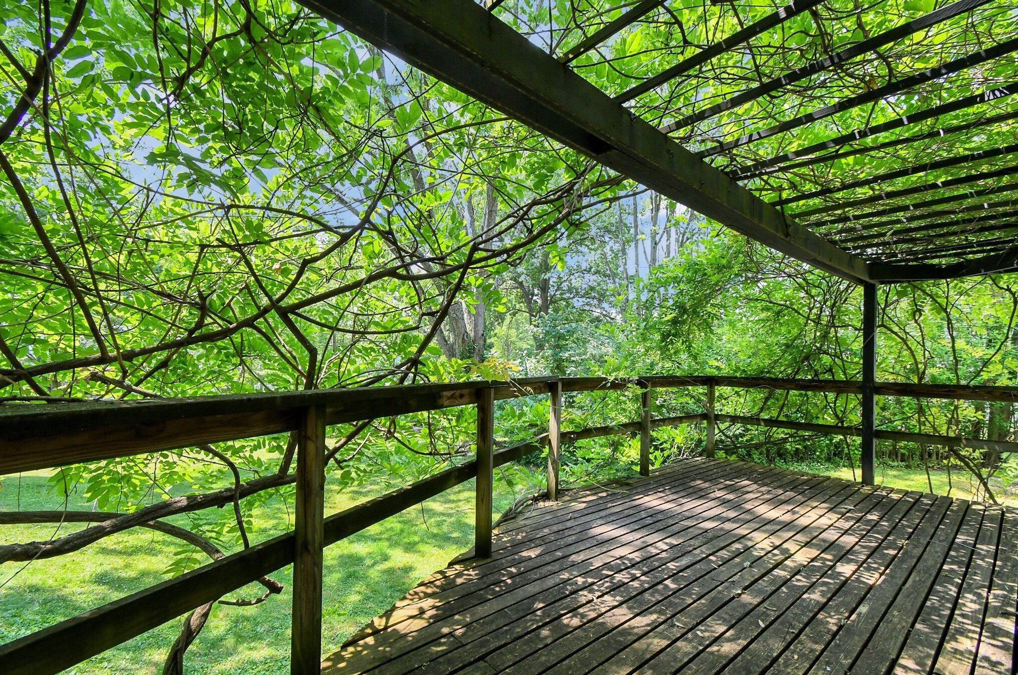 911 Clubview Blvd, Columbus OH 43235-1222 exterior