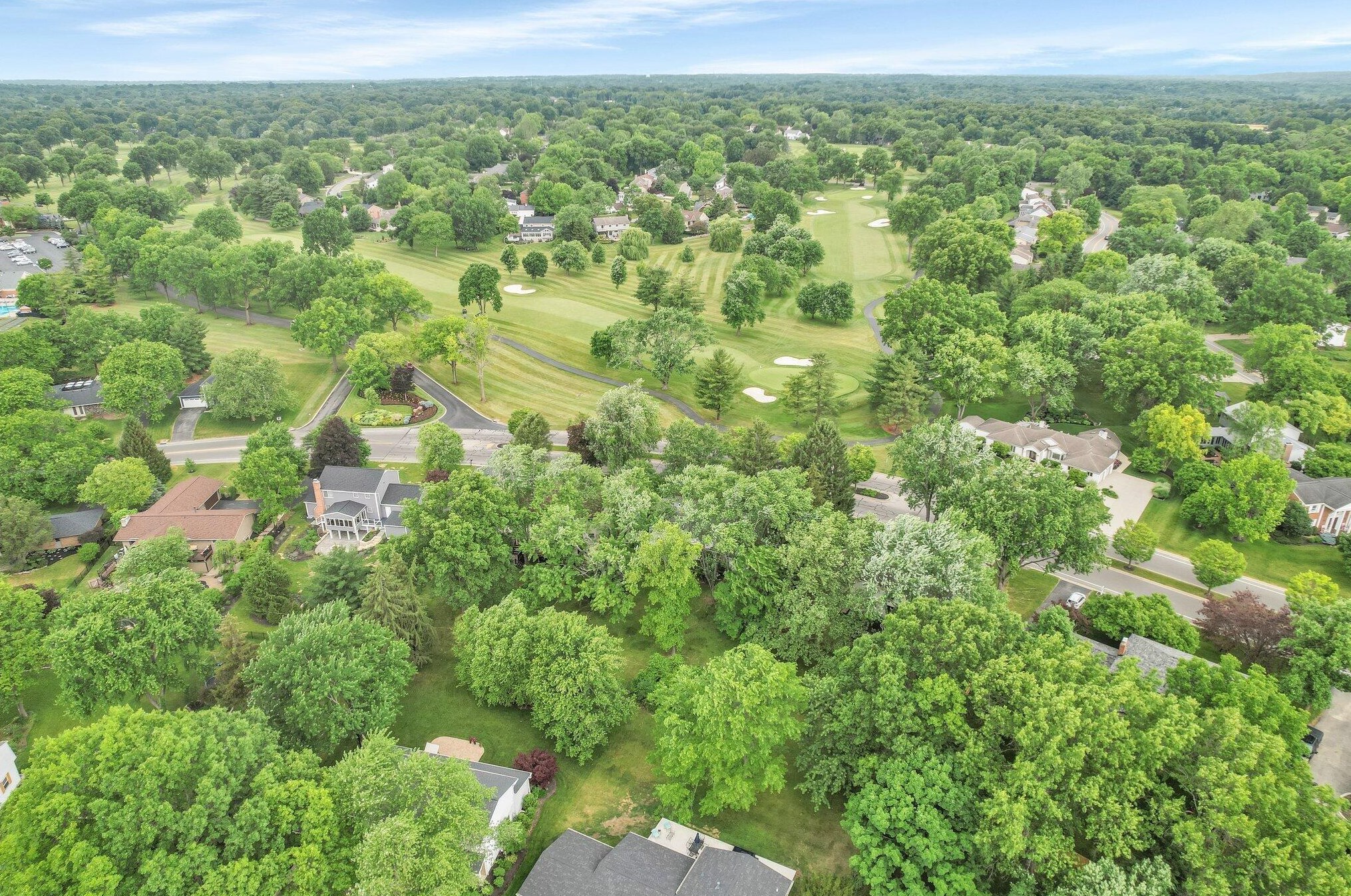 911 Clubview Blvd, Columbus OH 43235-1222 exterior