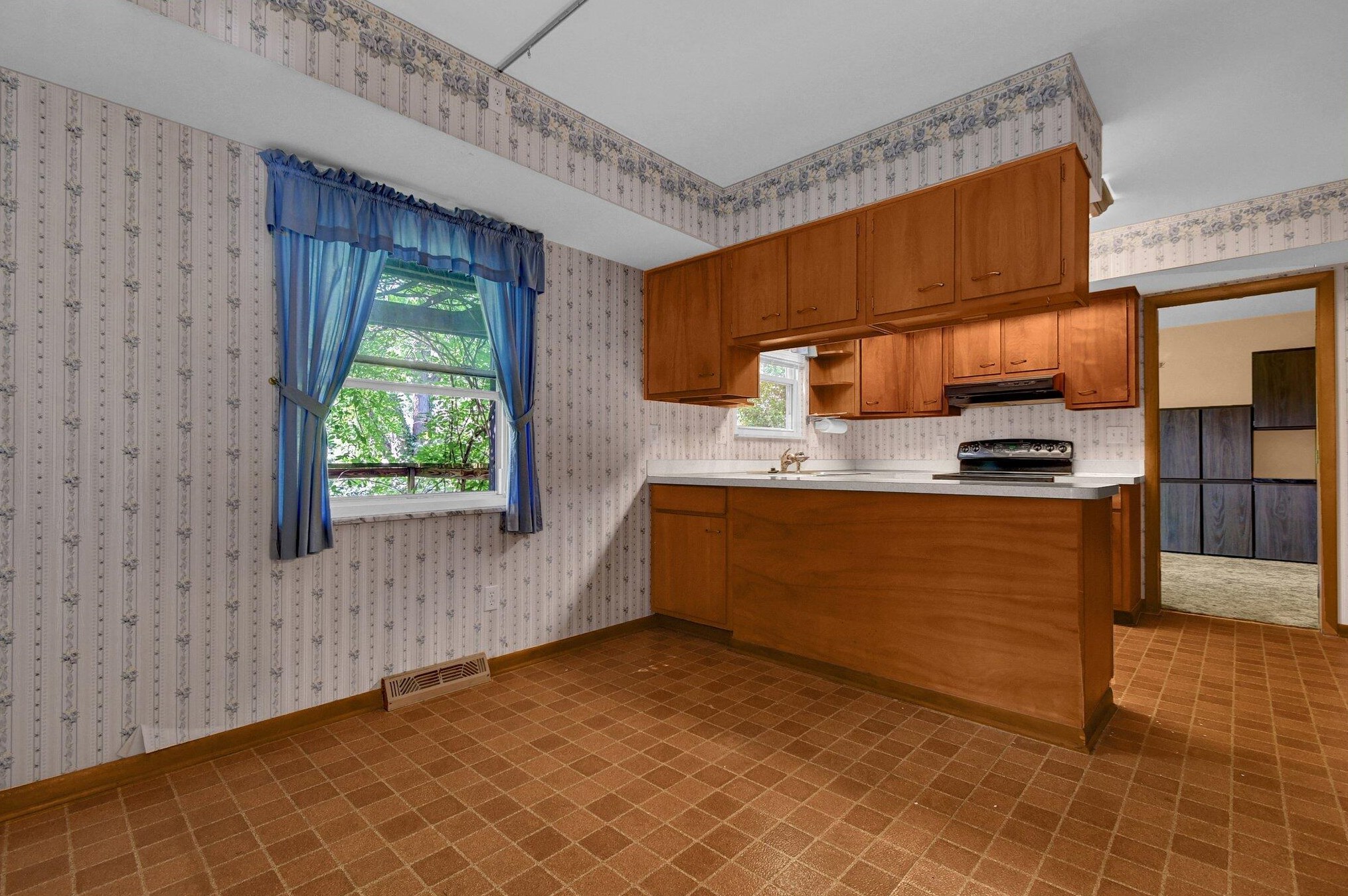 911 Clubview Blvd, Columbus OH 43235-1222 exterior