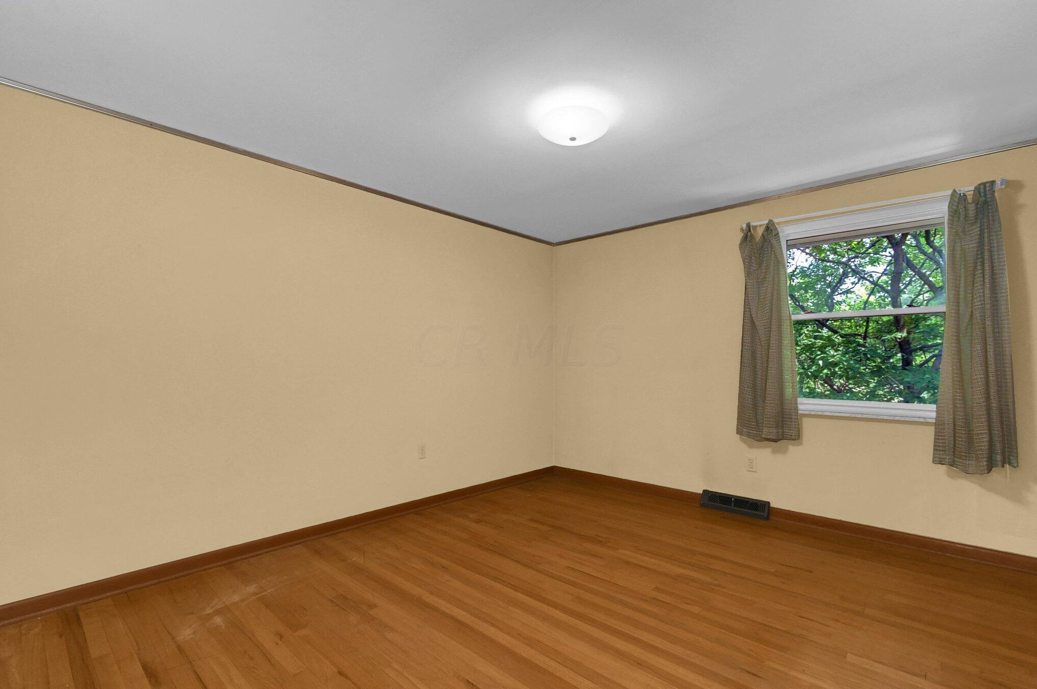 911 Clubview Blvd, Columbus OH 43235-1222 exterior