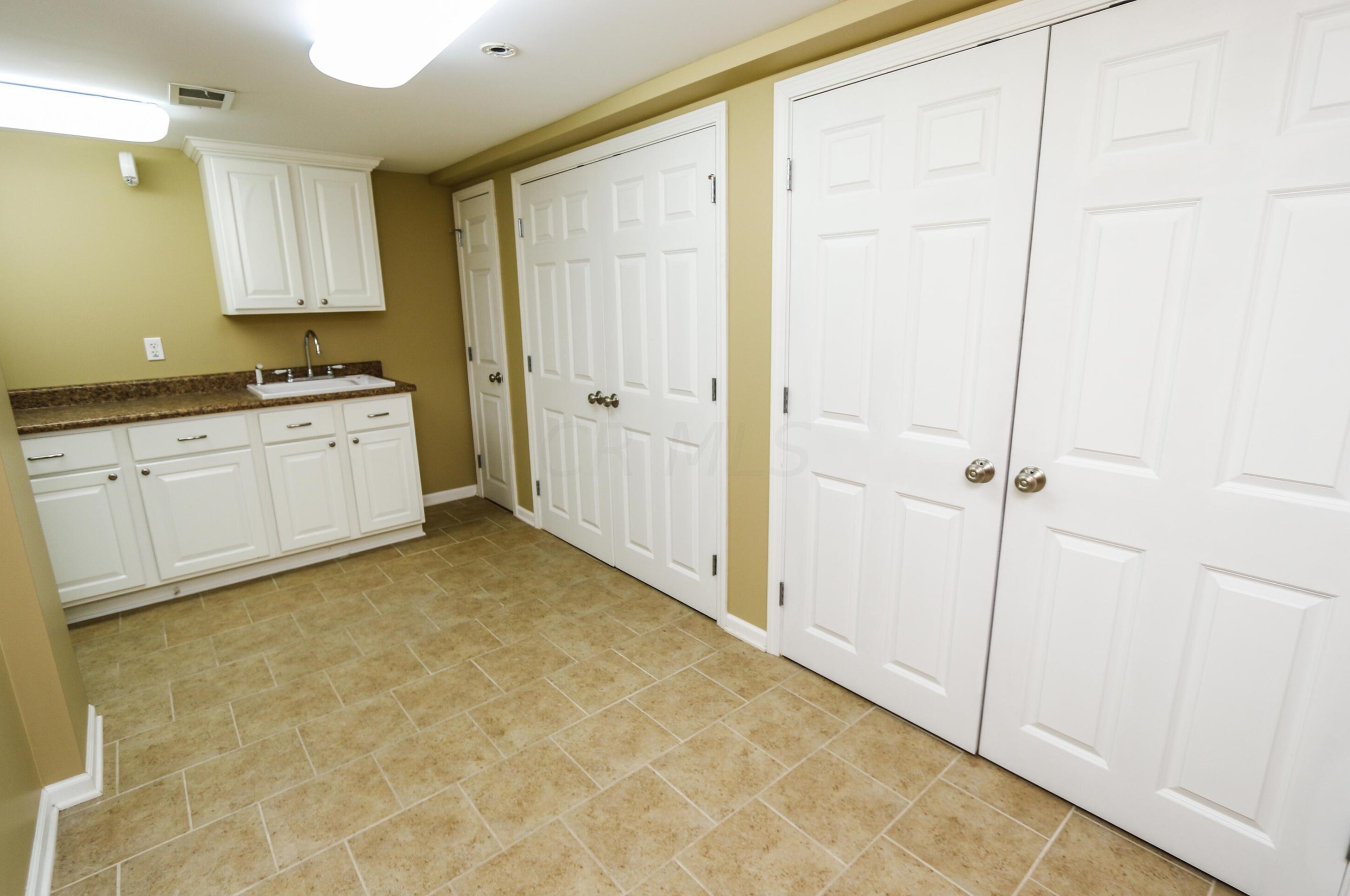 5795 Olentangy Blvd, Columbus OH 43085-3824 exterior